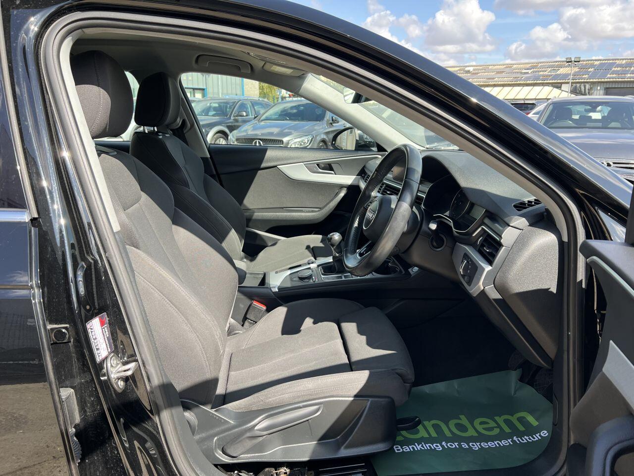 Audi A4 view 14