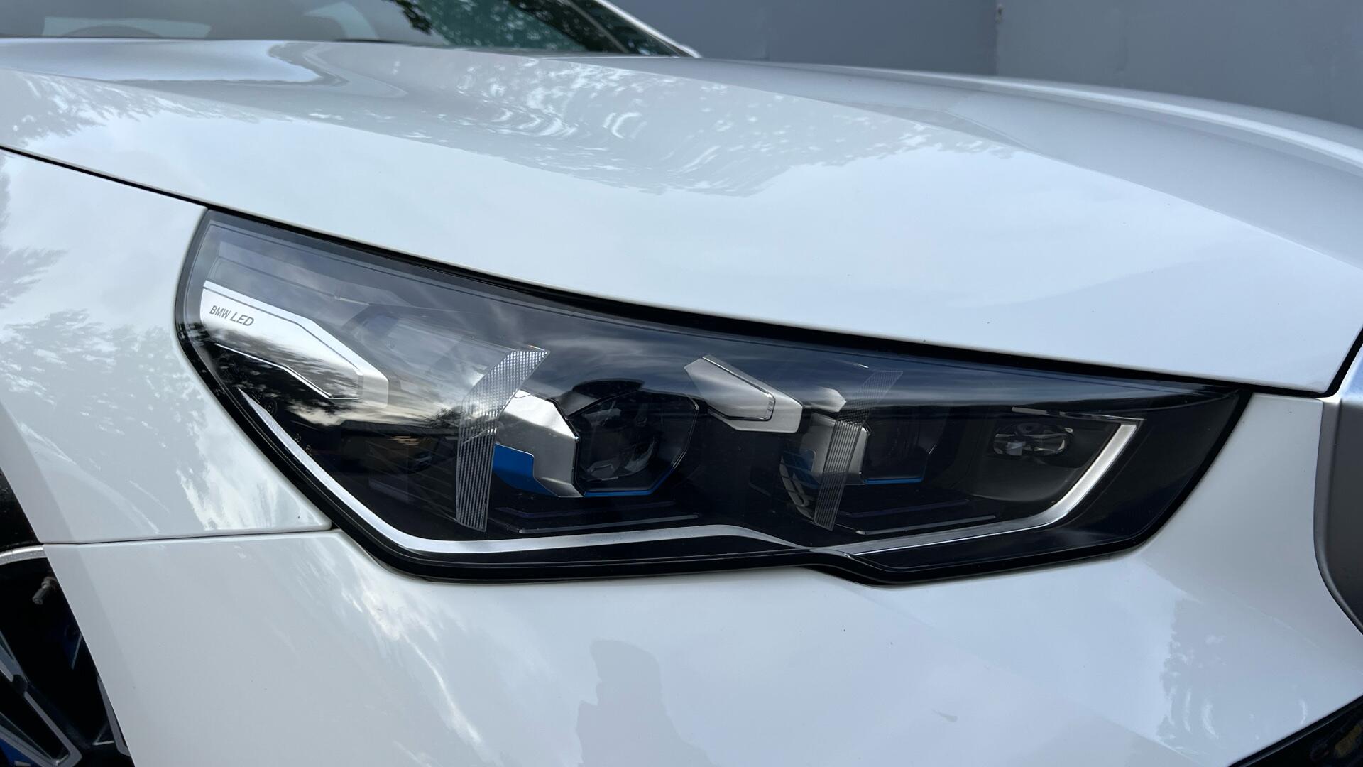 BMW i5 view 24