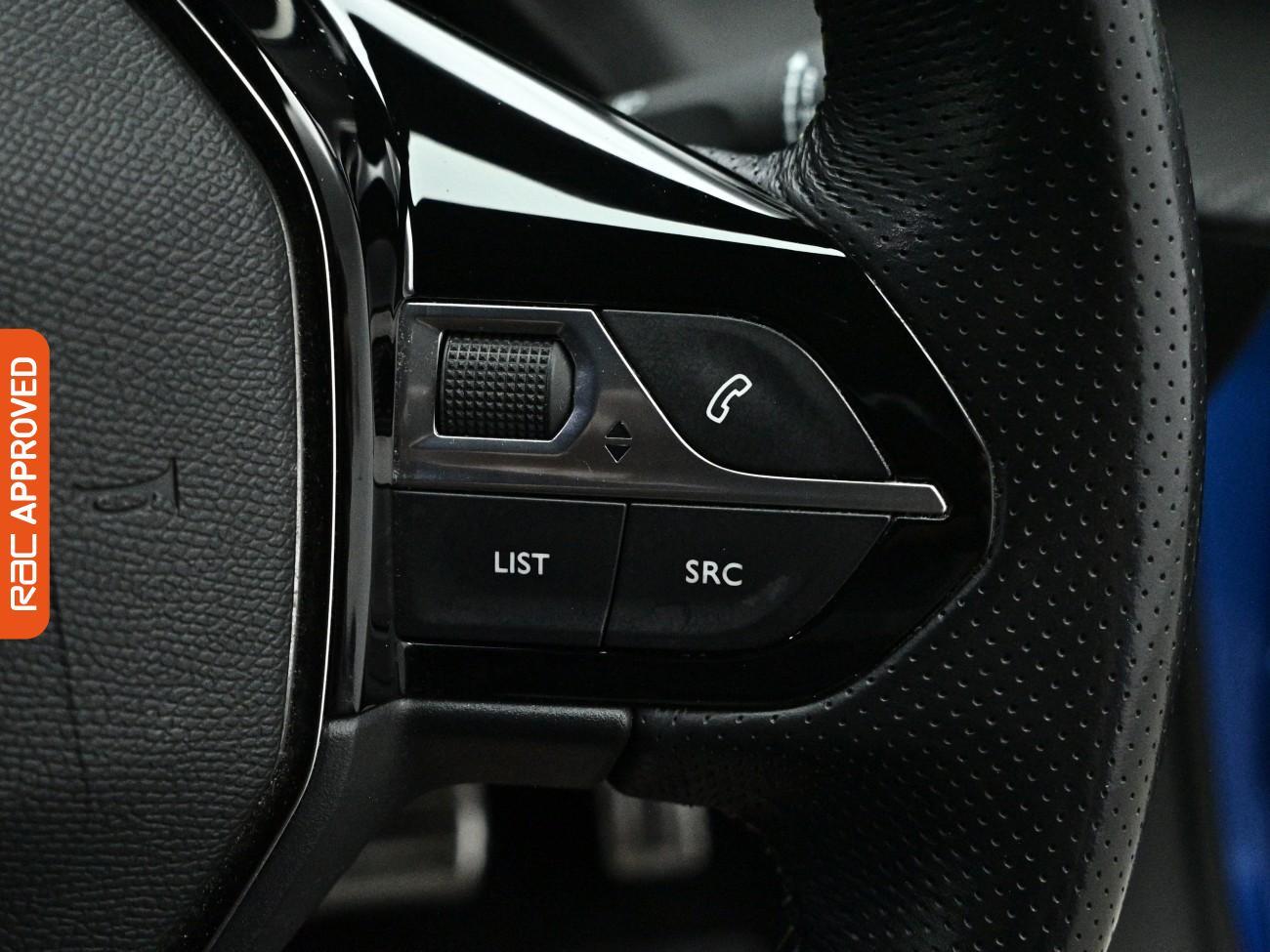 Peugeot e-208 view 23