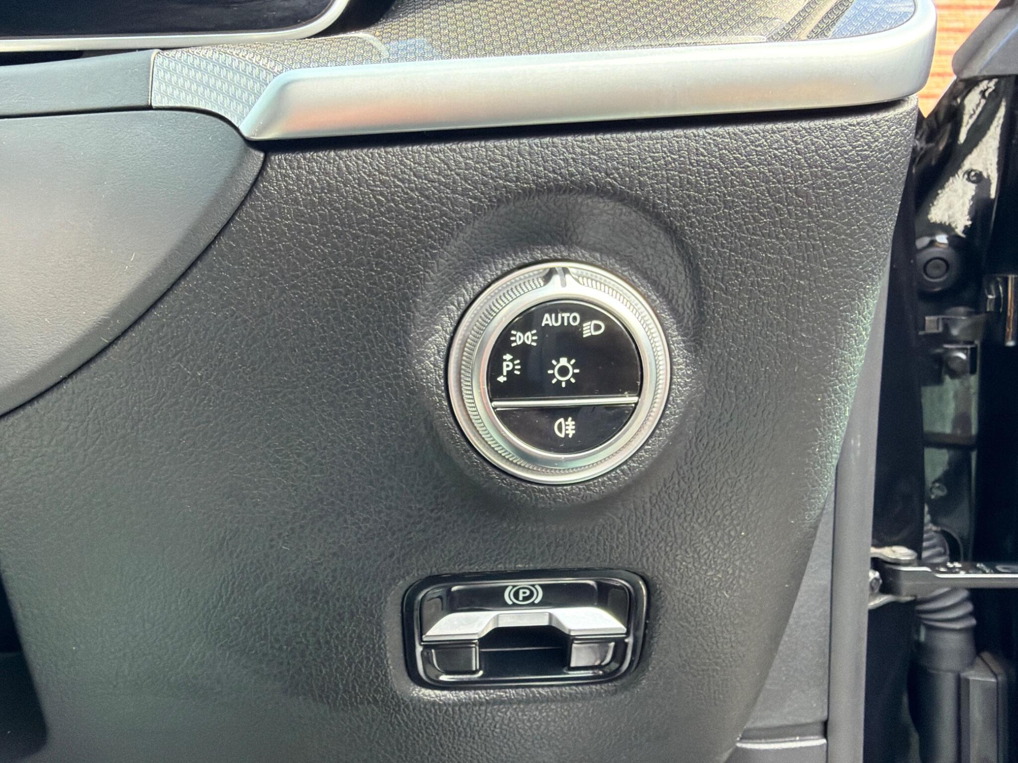 Mercedes-Benz C-Class view 22