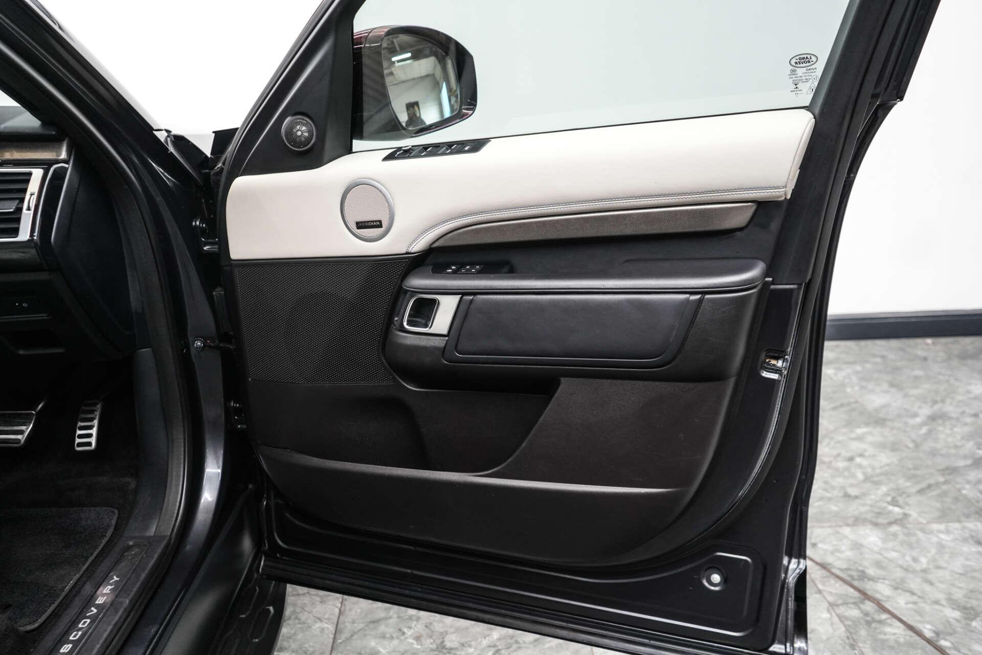 Land Rover Discovery 3 view 25