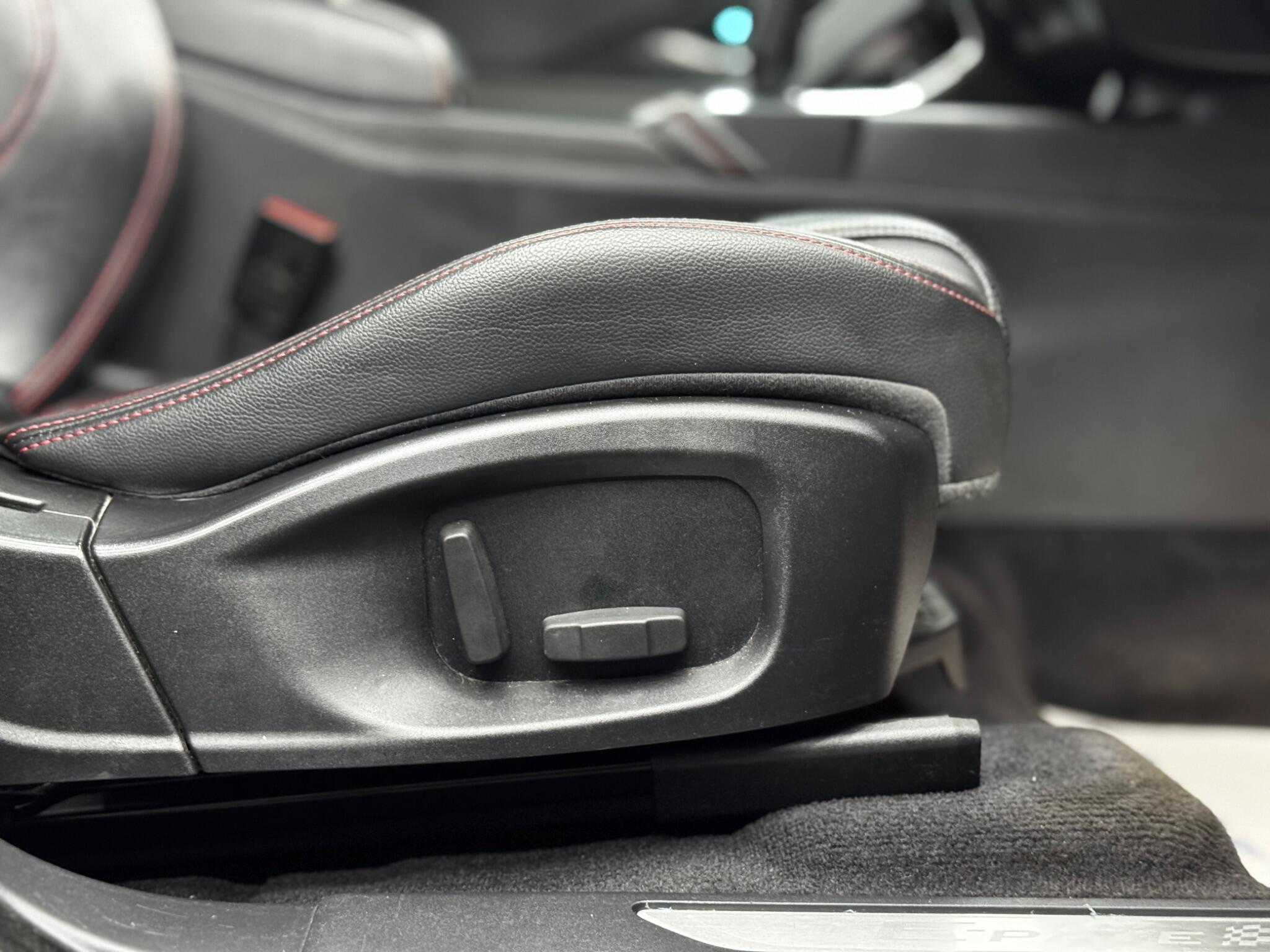 Jaguar E-Pace view 43