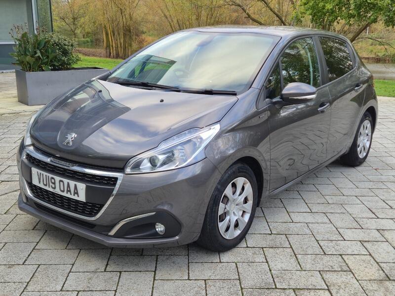 2019 Peugeot 208 1.2 PureTech Signature Euro 6 (s/s) 5dr • 53,000 miles image 2