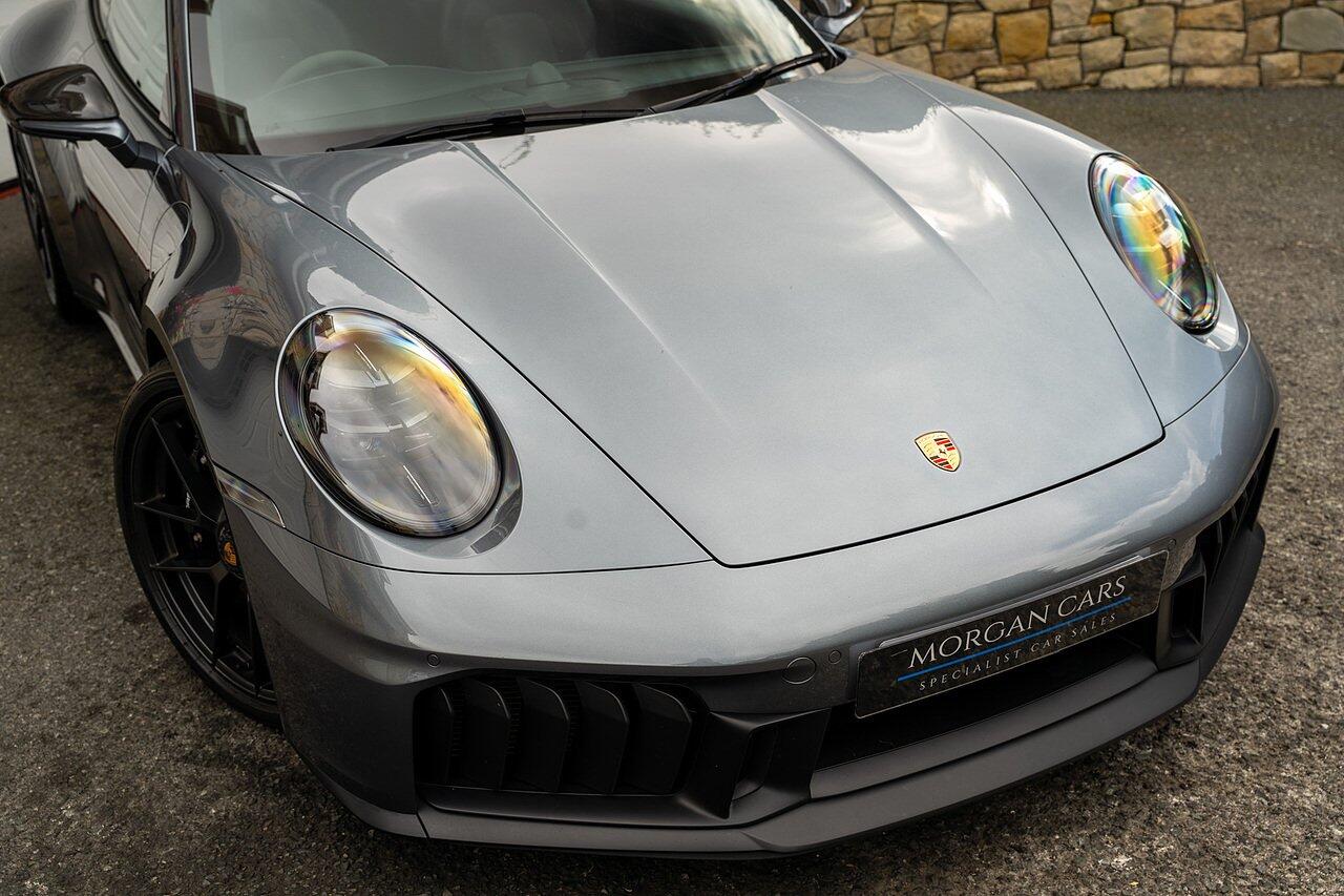 Porsche 911 view 24