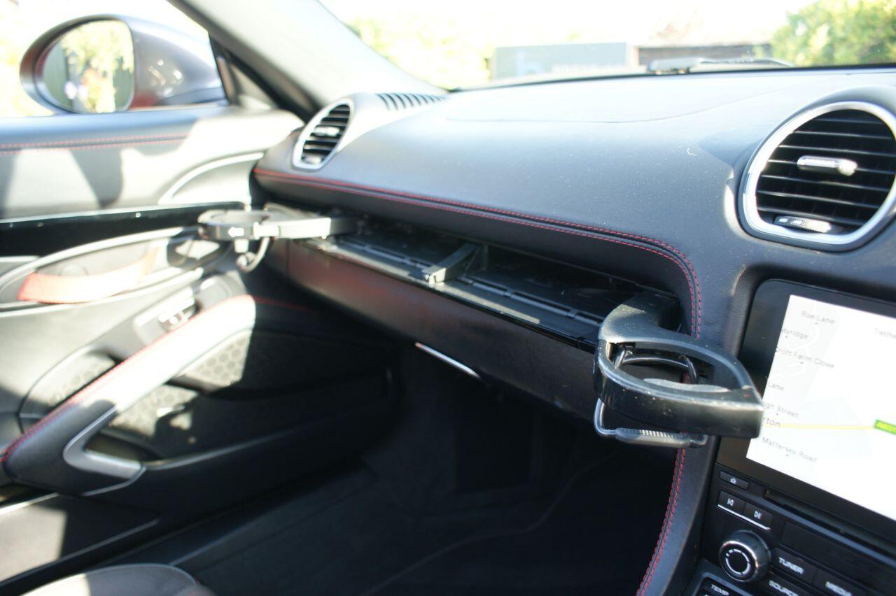 Porsche 718 Boxster view 60