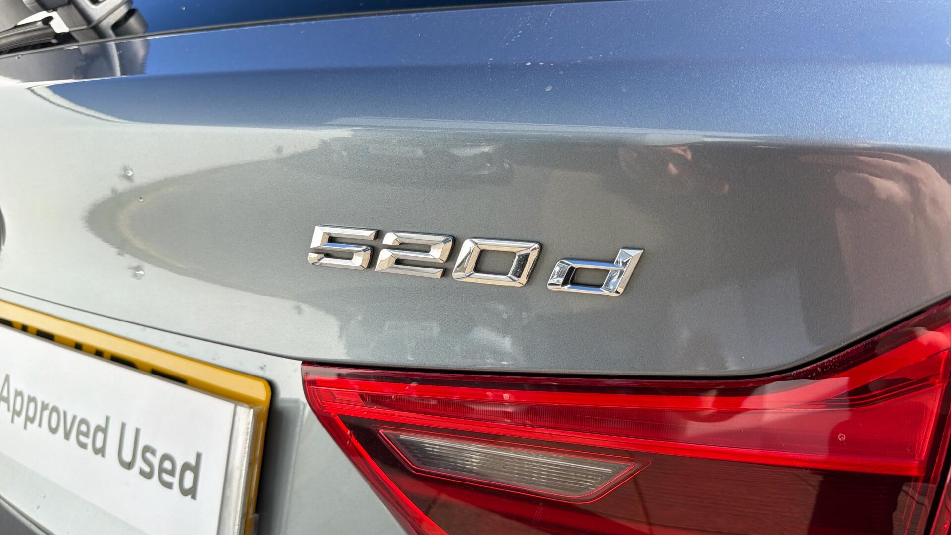 BMW 5 Series view 41