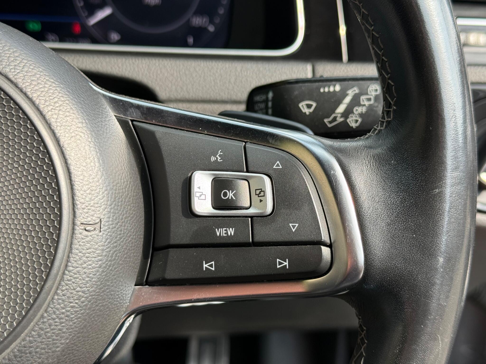 Volkswagen Golf view 16