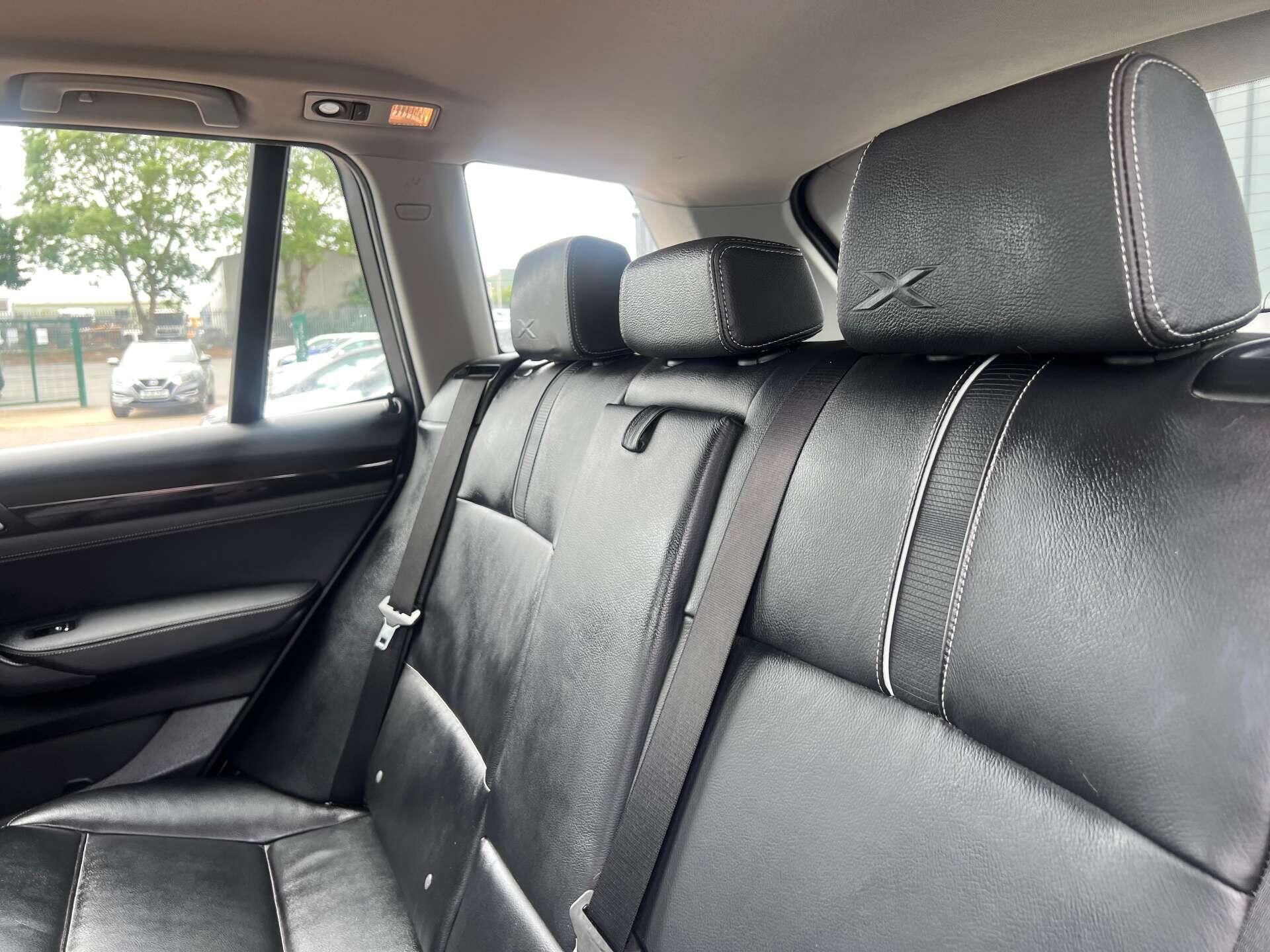 BMW X3 view 40