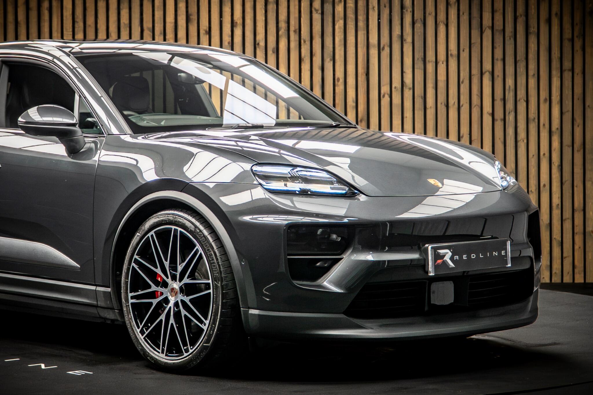 Porsche Macan view 12