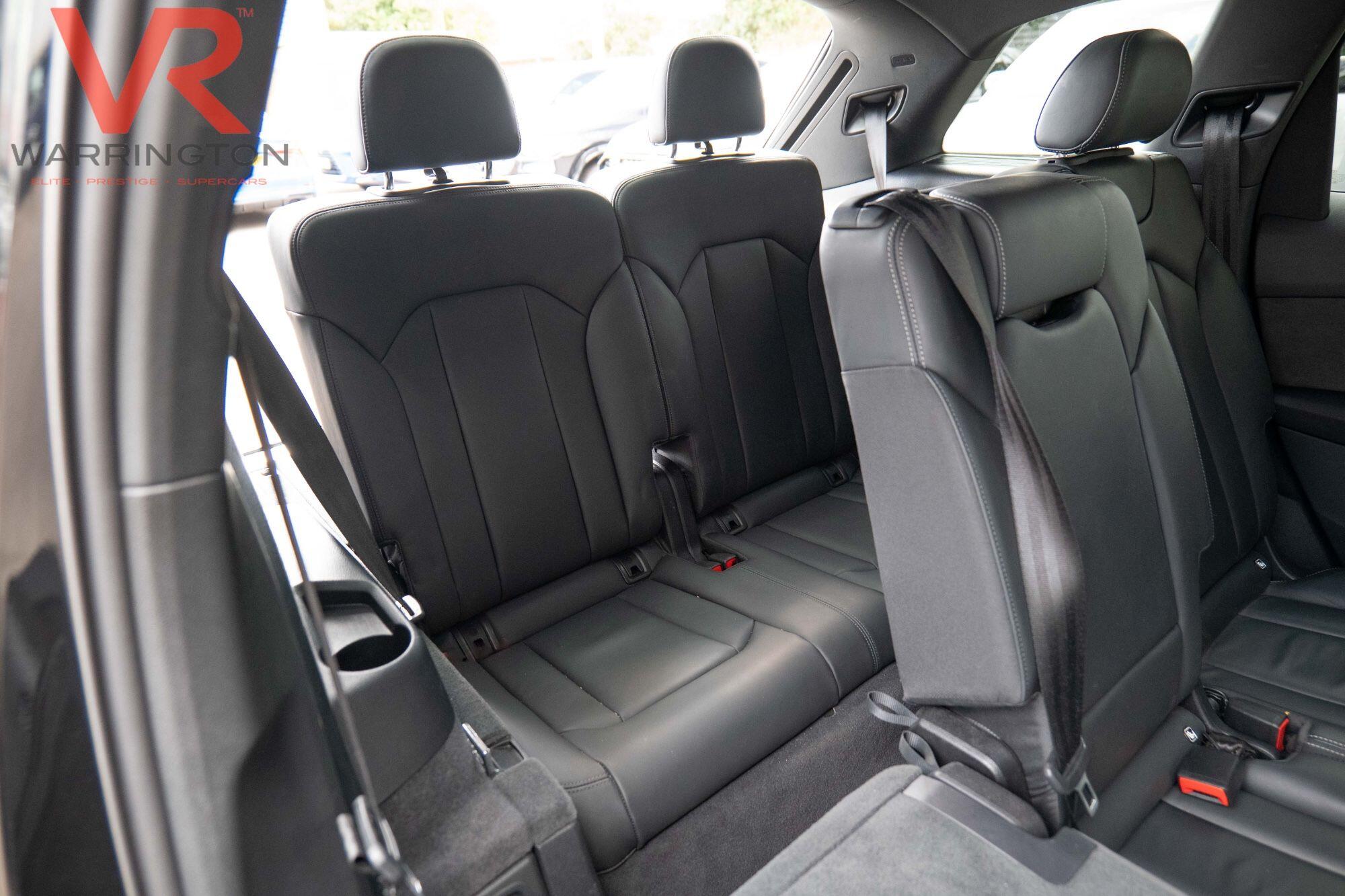 Audi Q7 view 19