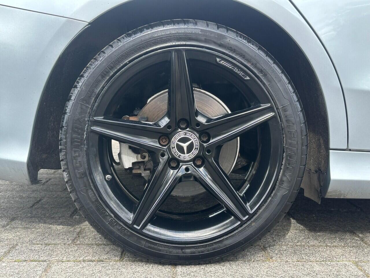 Mercedes-Benz C-Class view 3