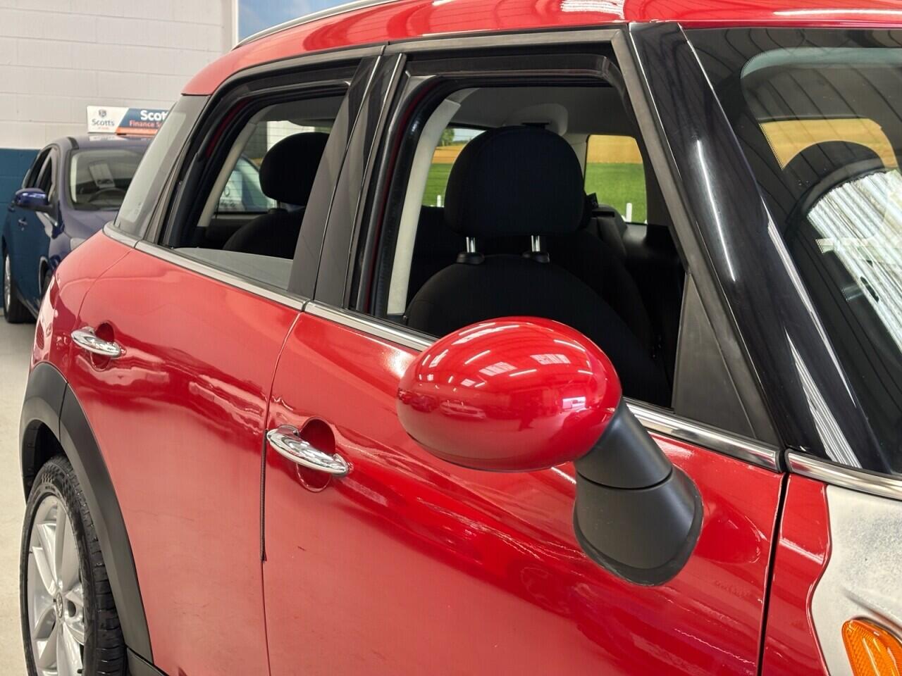 MINI Countryman view 46