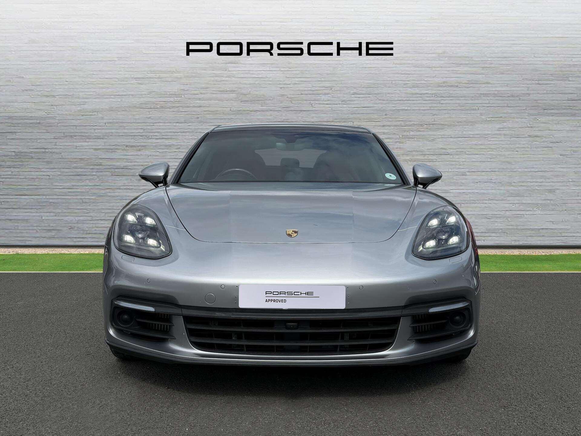 Porsche Panamera view 9