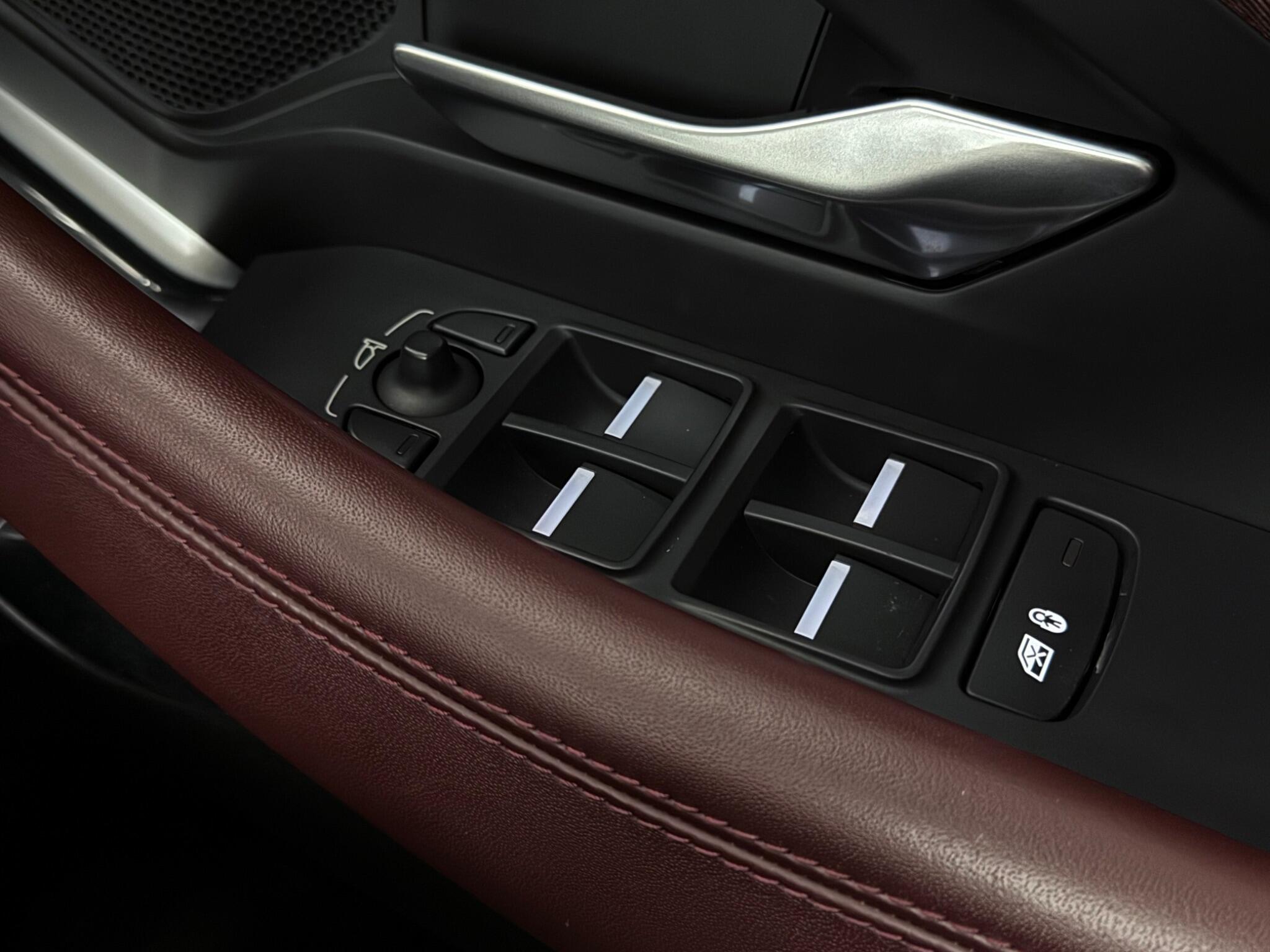Jaguar E-Pace view 21