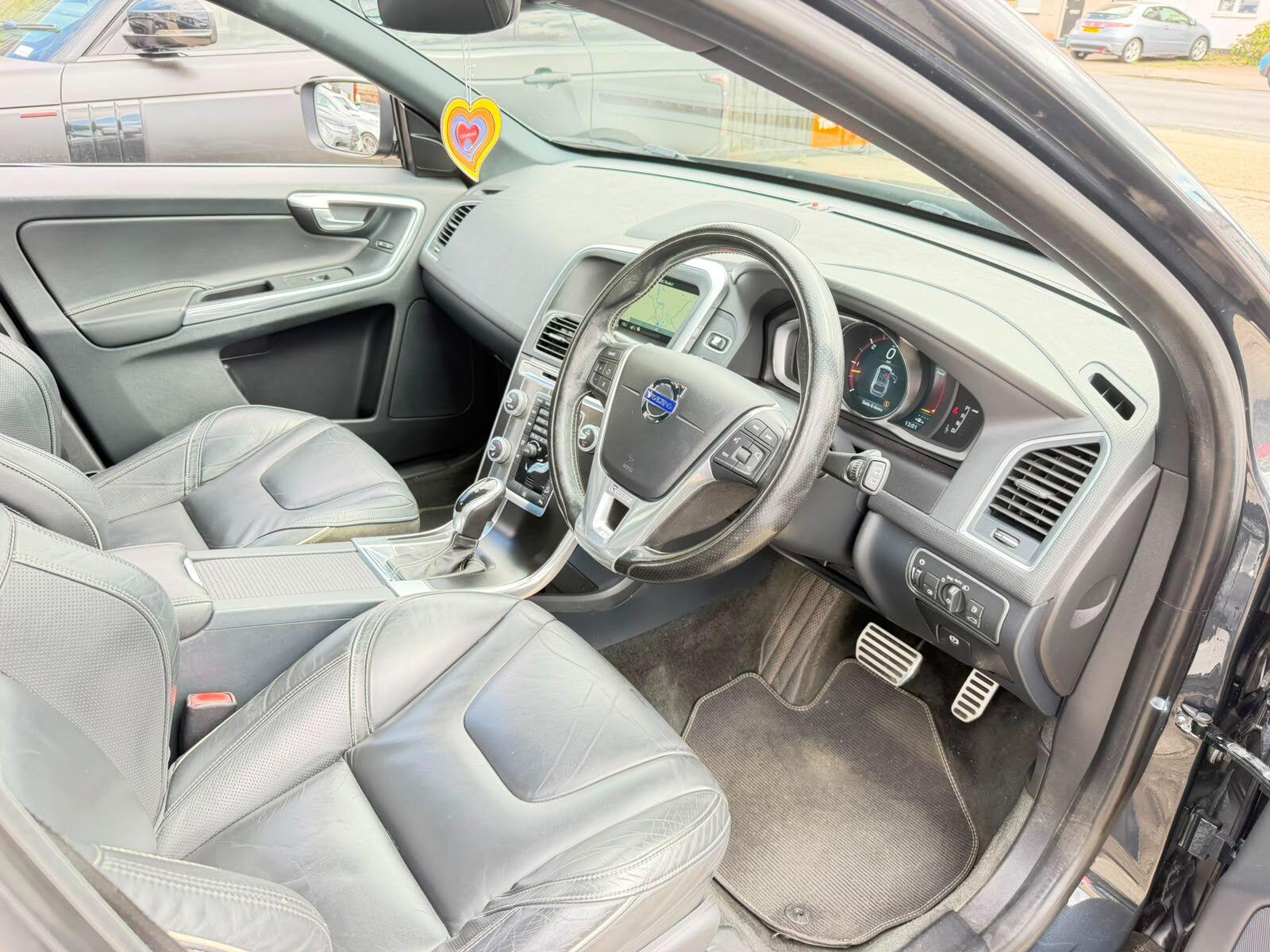 Volvo XC60 view 13