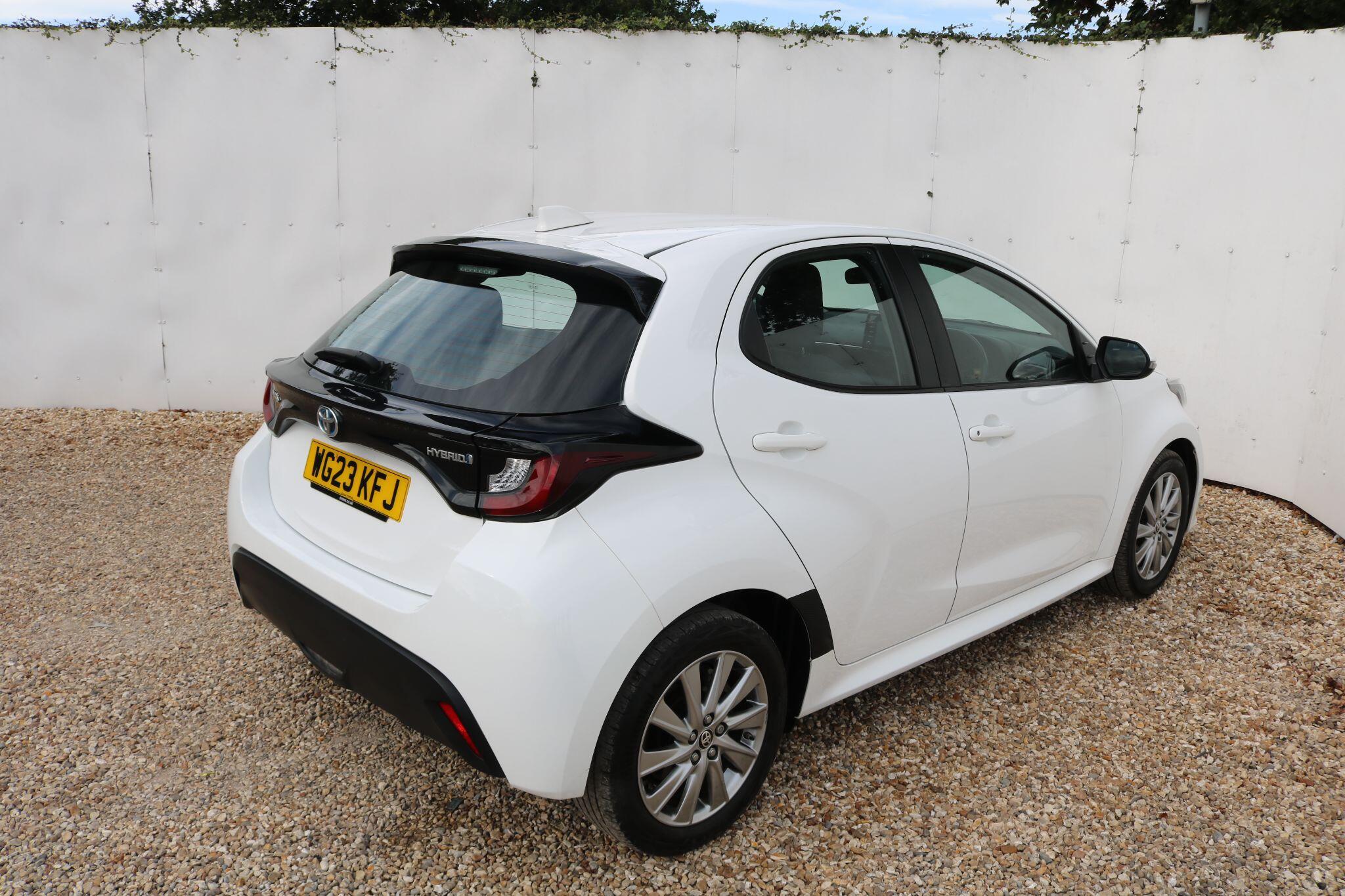 Toyota Yaris view 21