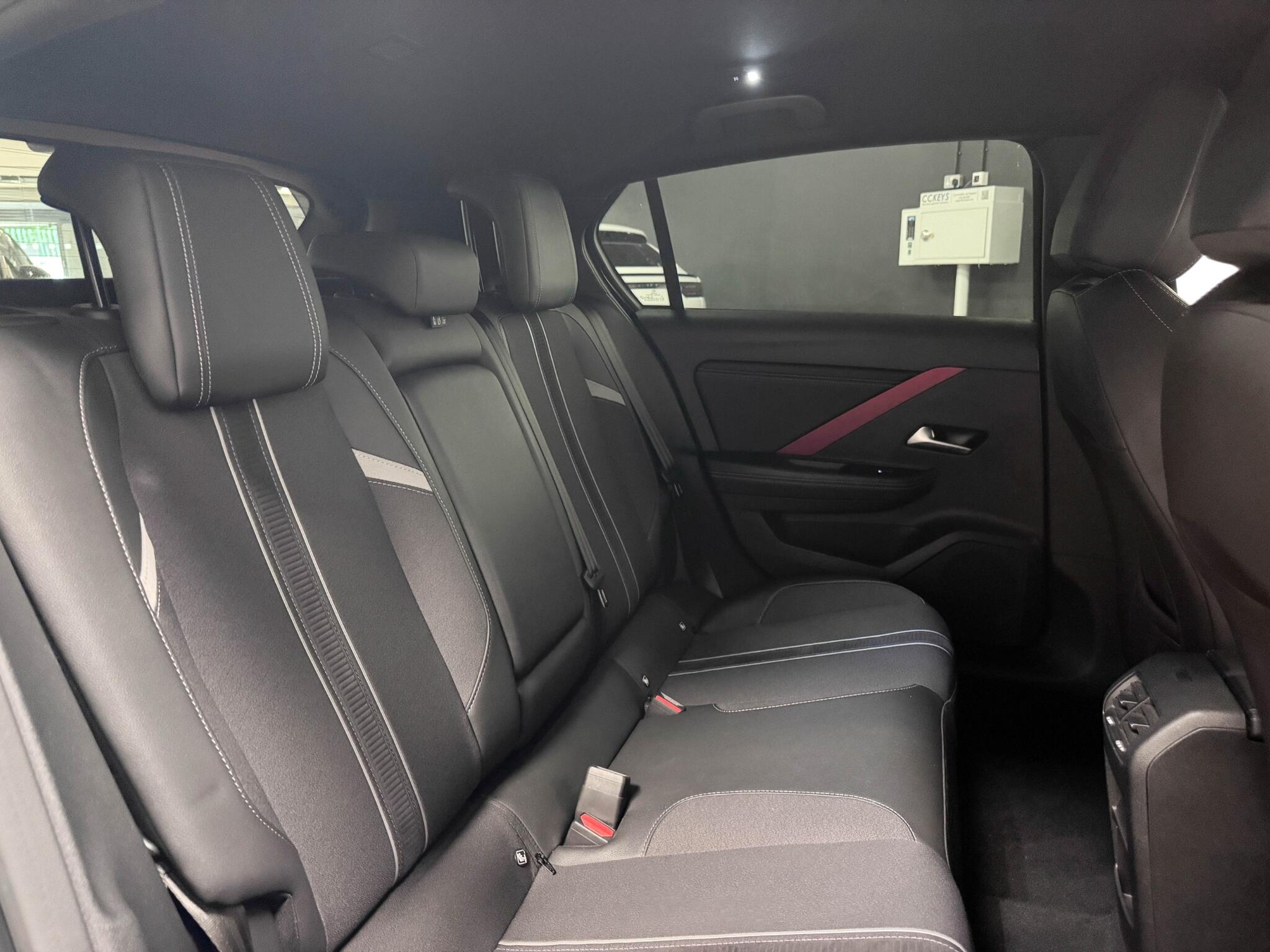 Vauxhall Astra view 19