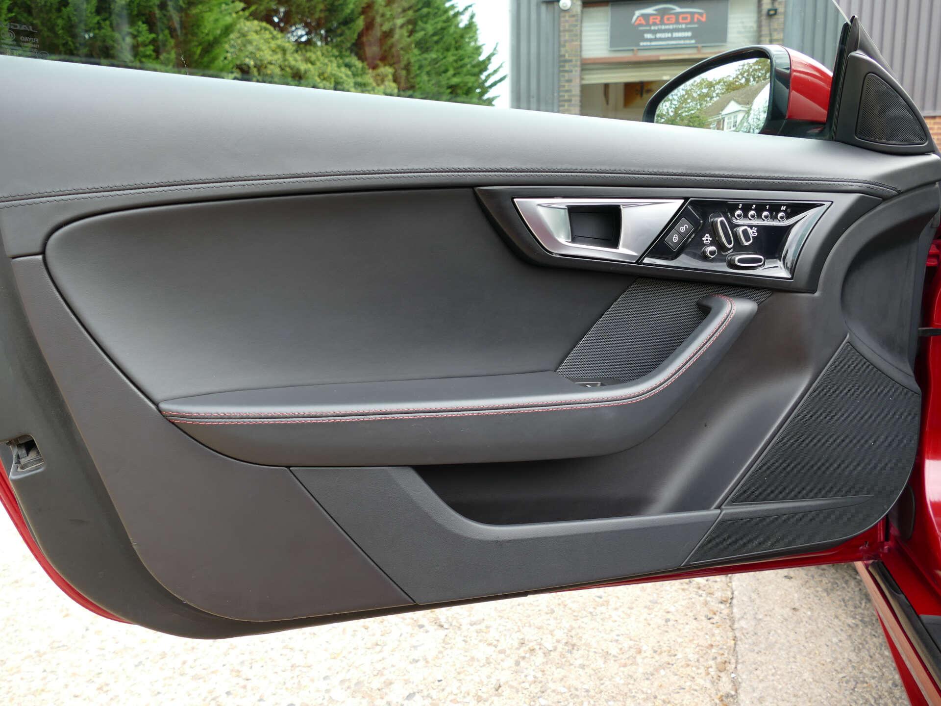 Jaguar F-Type view 47