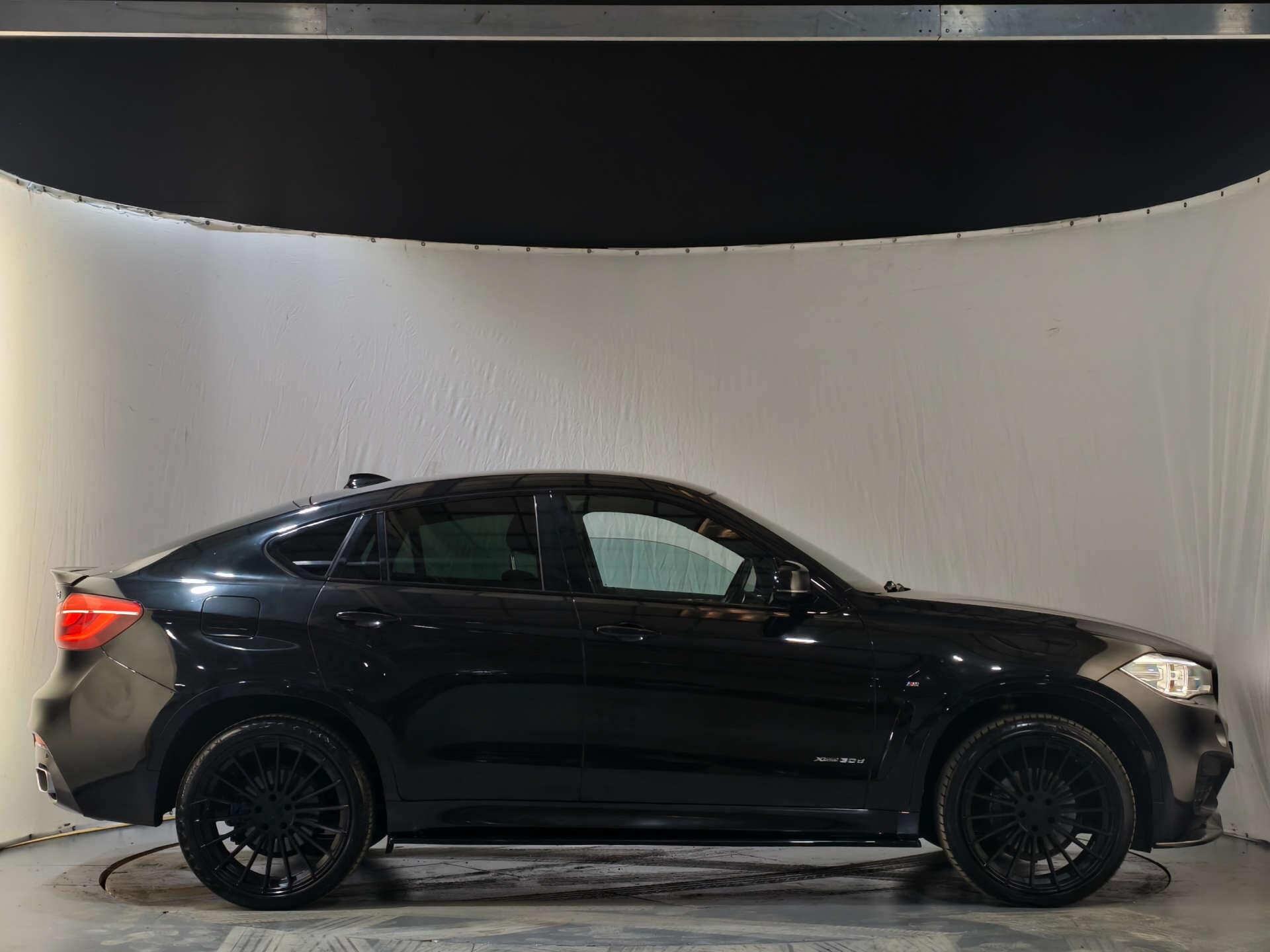 BMW X6 view 17