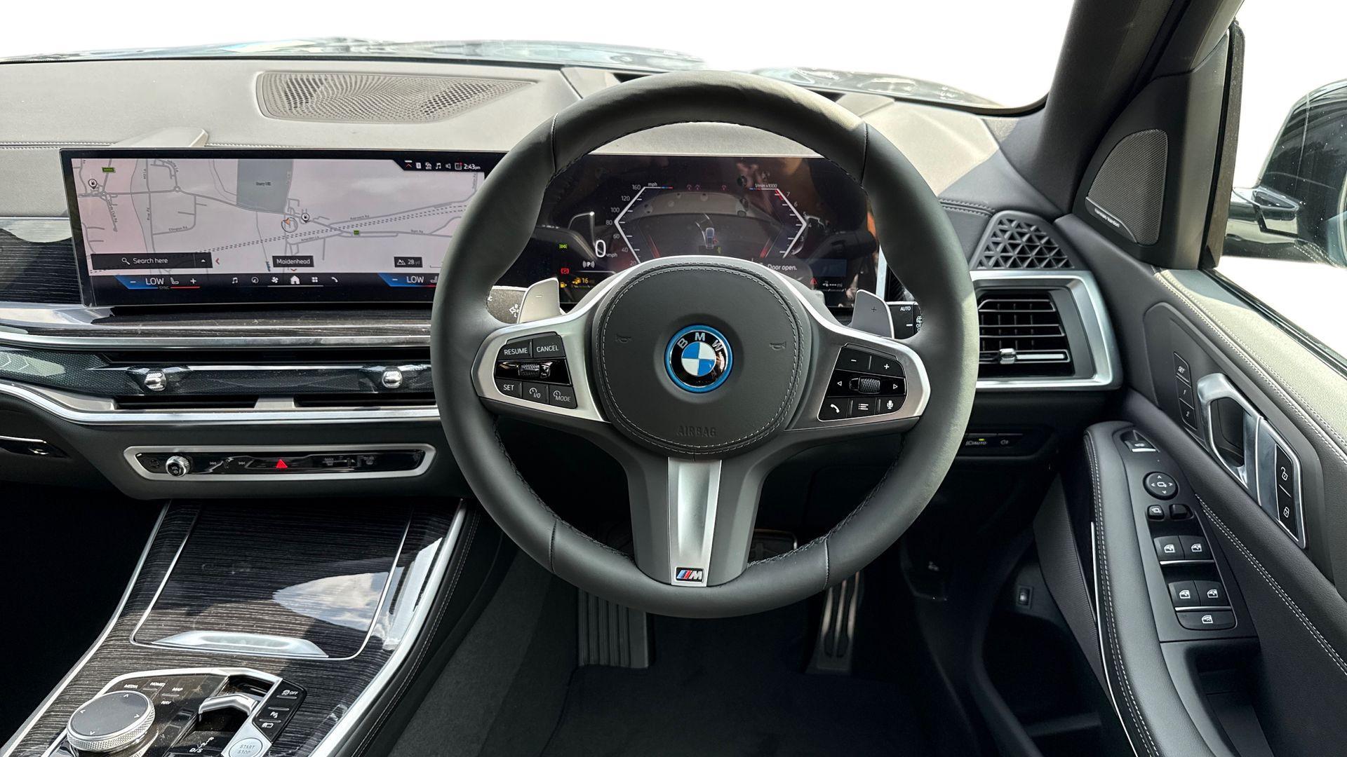 BMW X5 view 5