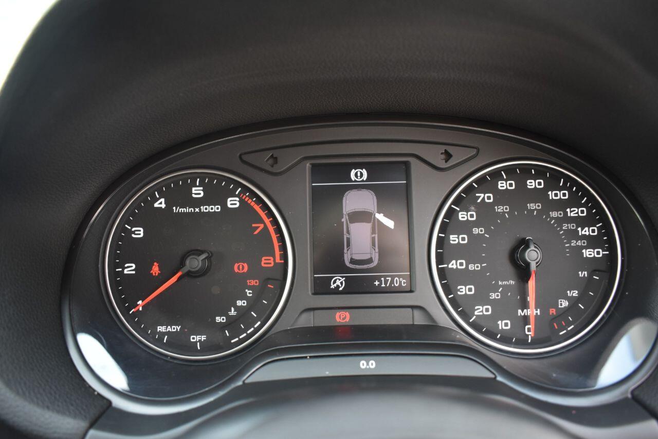 Audi Q2 view 13