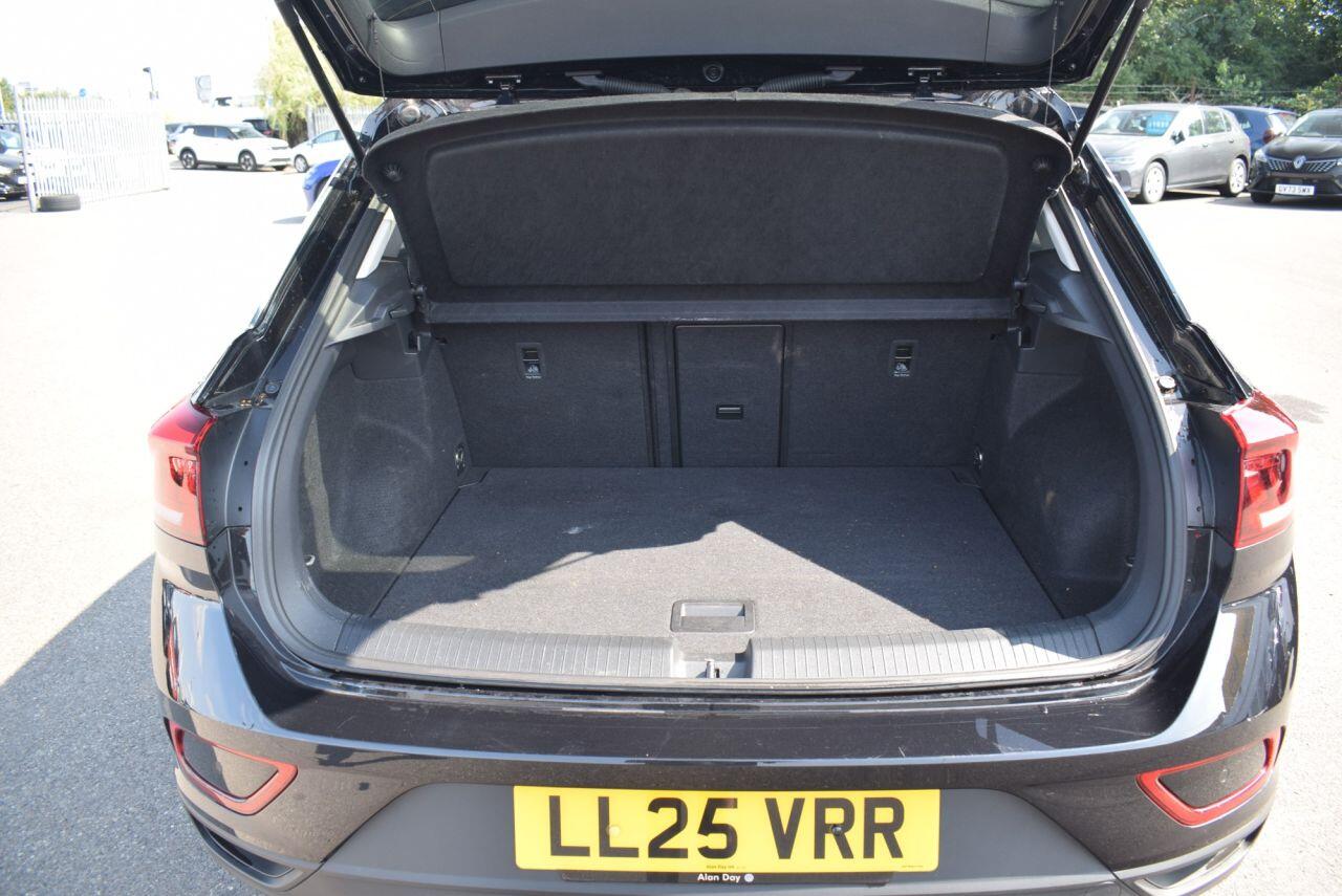 Volkswagen T-Roc view 4