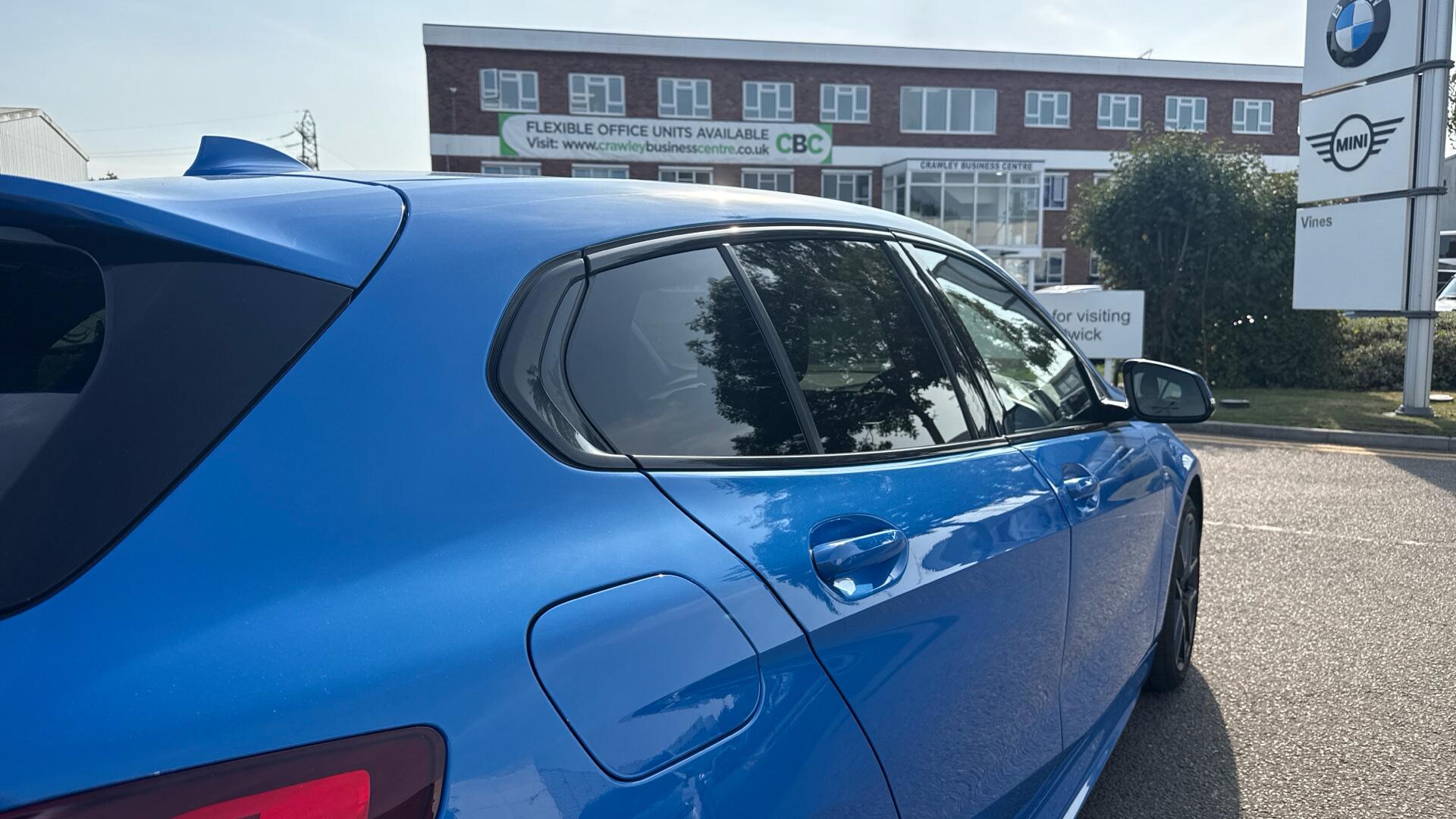 BMW 1 Series view 28