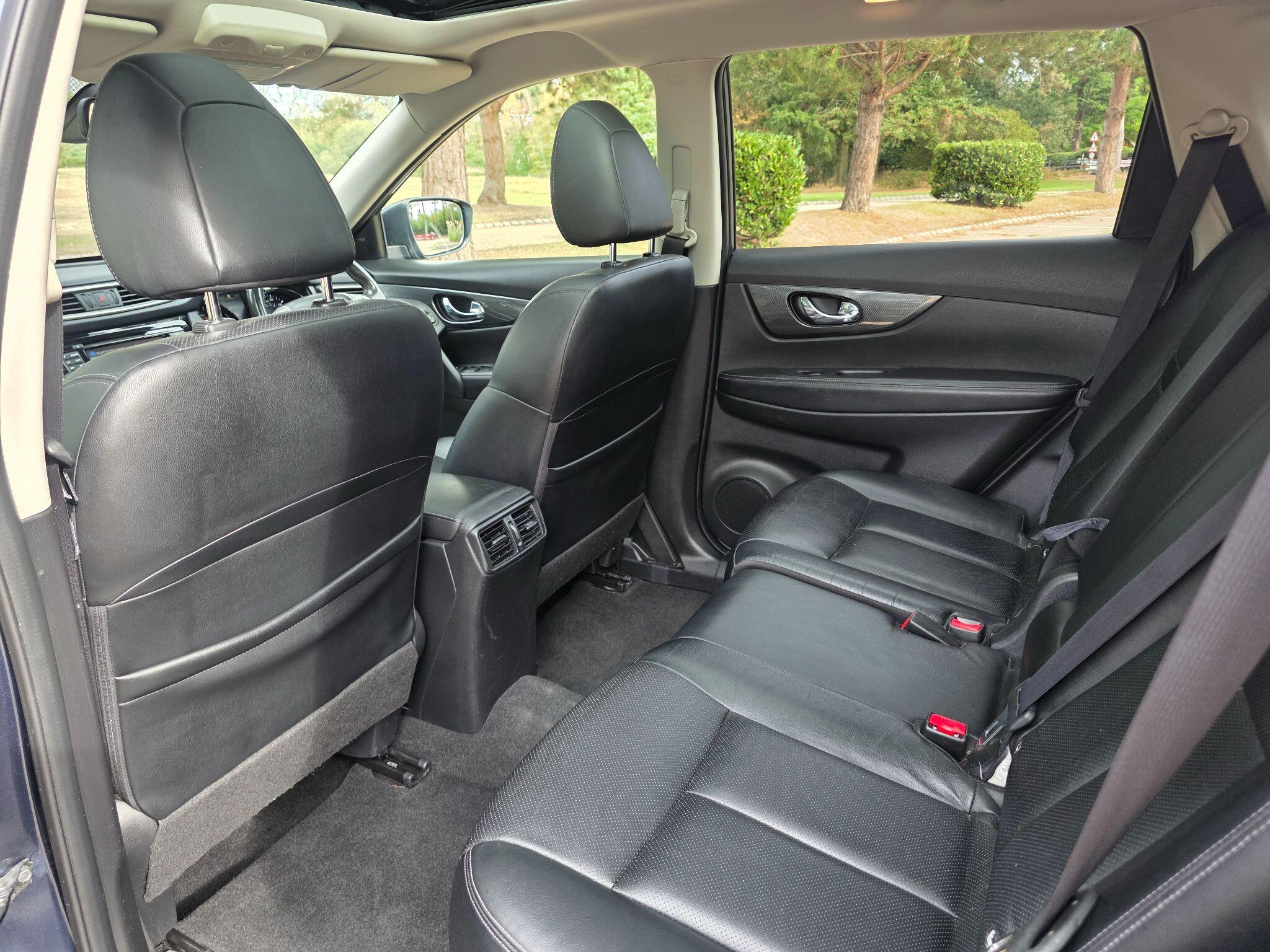 Nissan X-Trail view 35