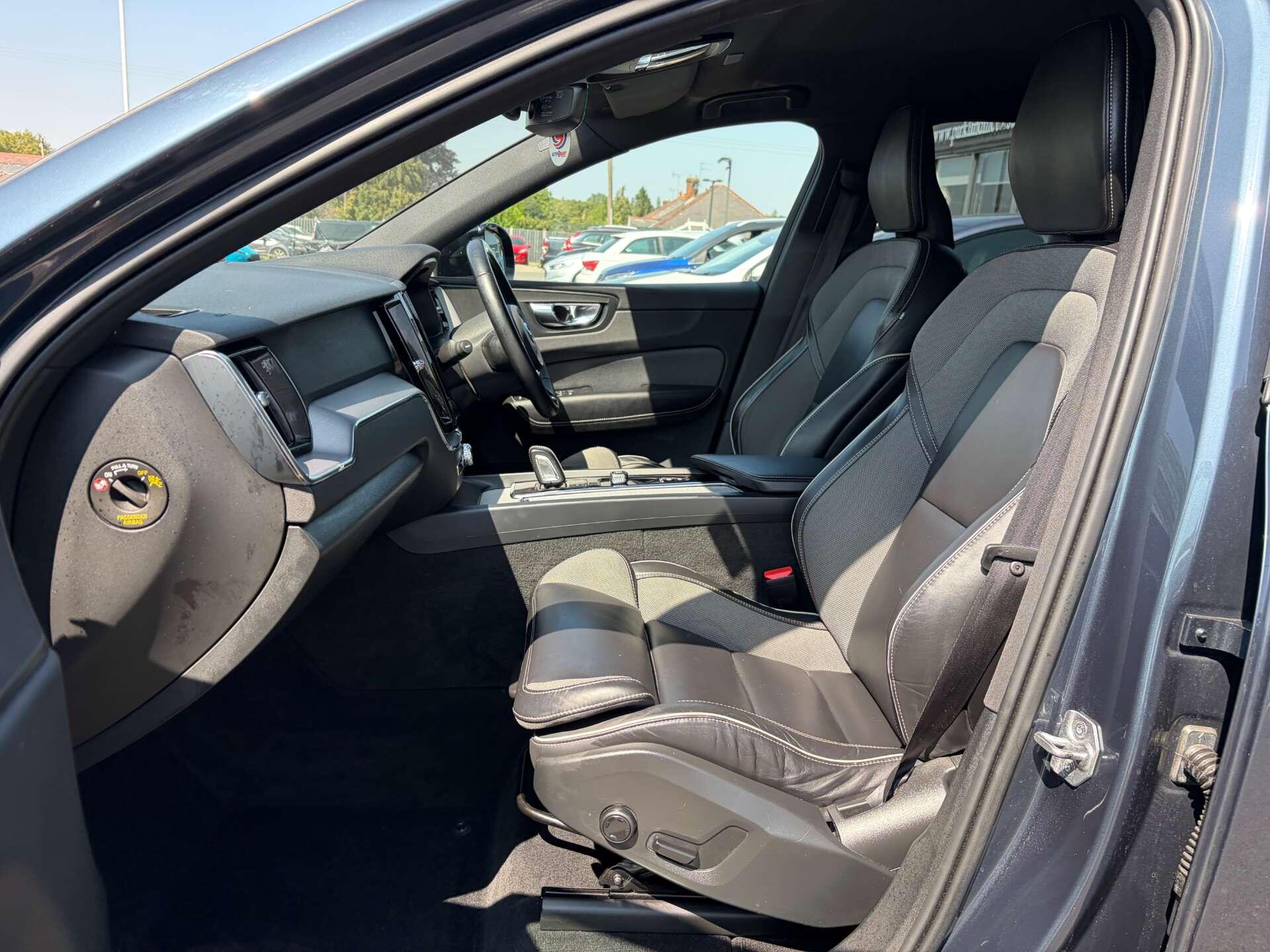 Volvo XC60 view 15