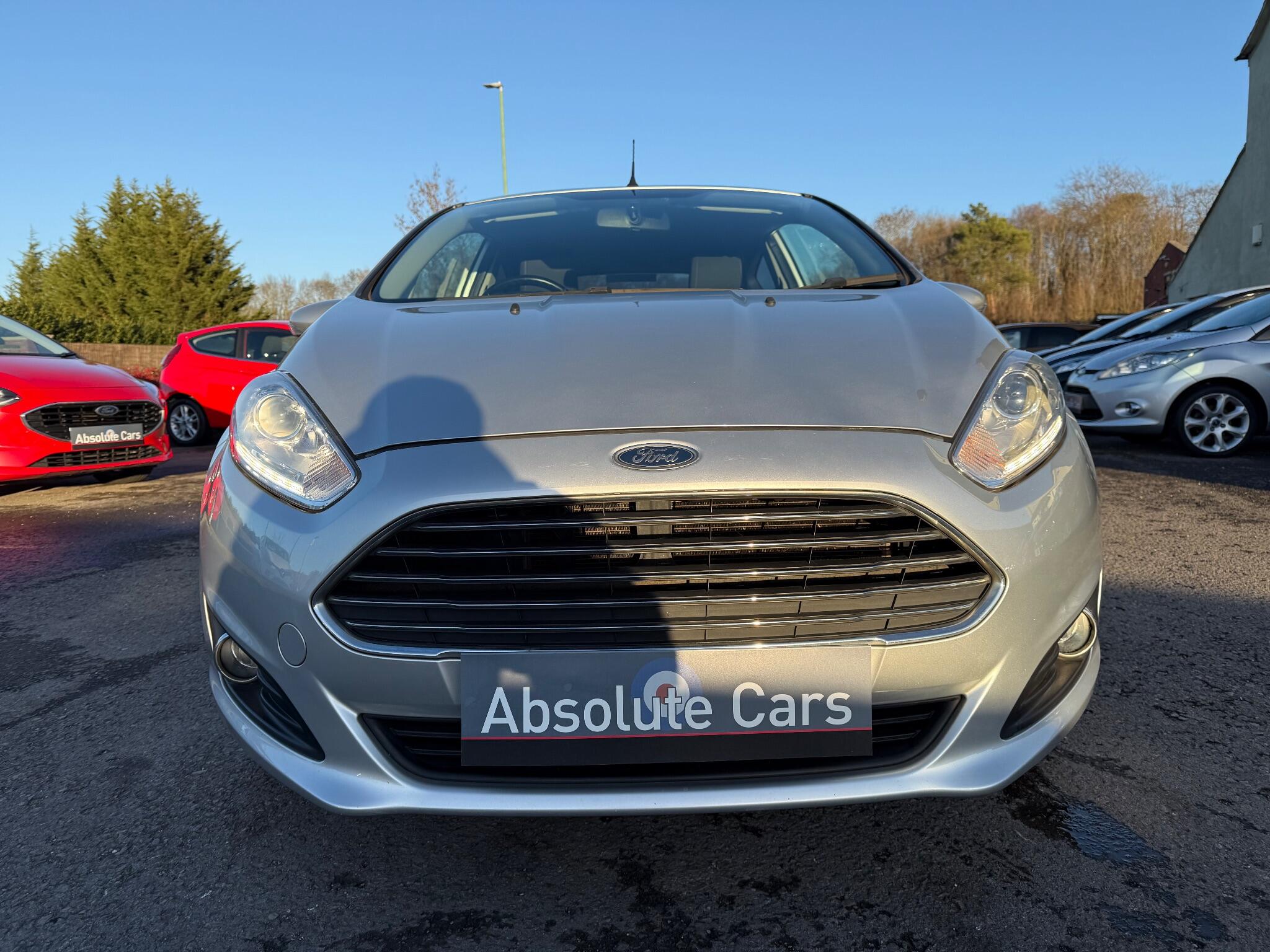 2015 Ford Fiesta 1.25 Zetec Euro 6 3dr • 82,544 miles image 2