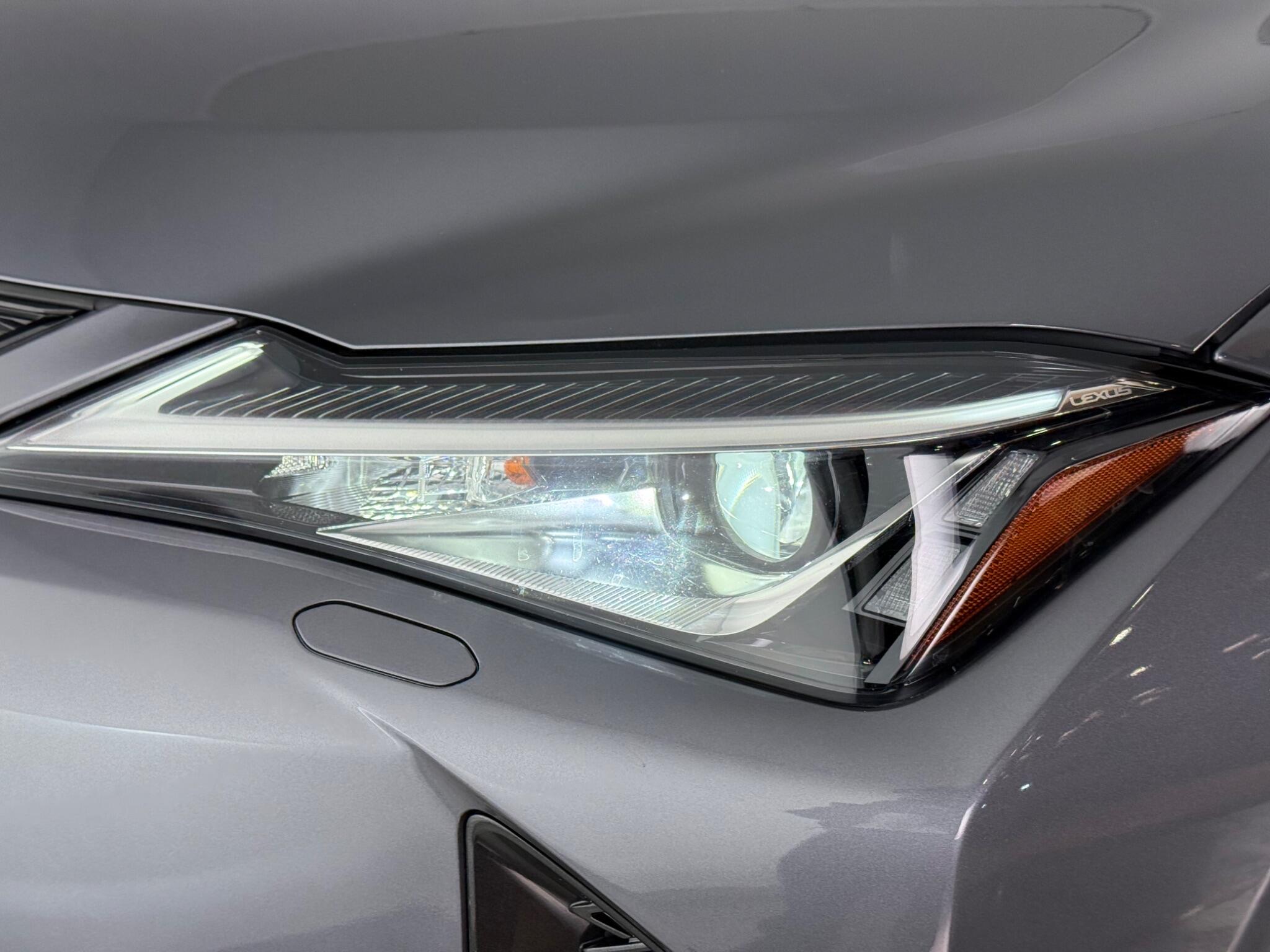 Lexus Ux view 4