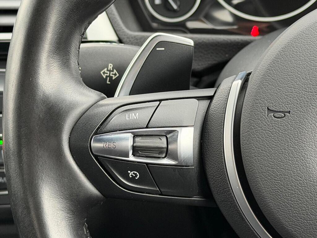 BMW 3 Series view 26