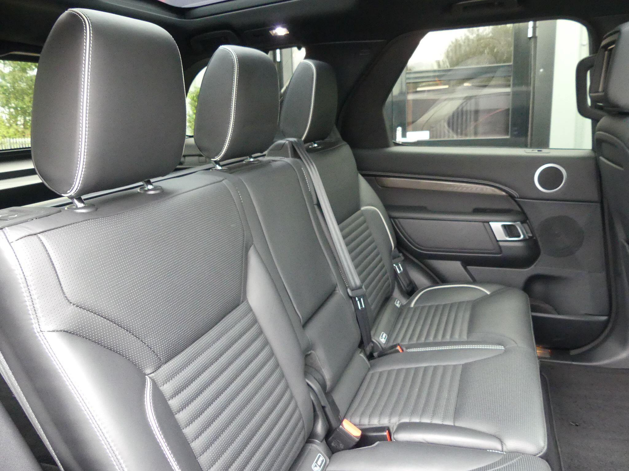 Land Rover Discovery view 15