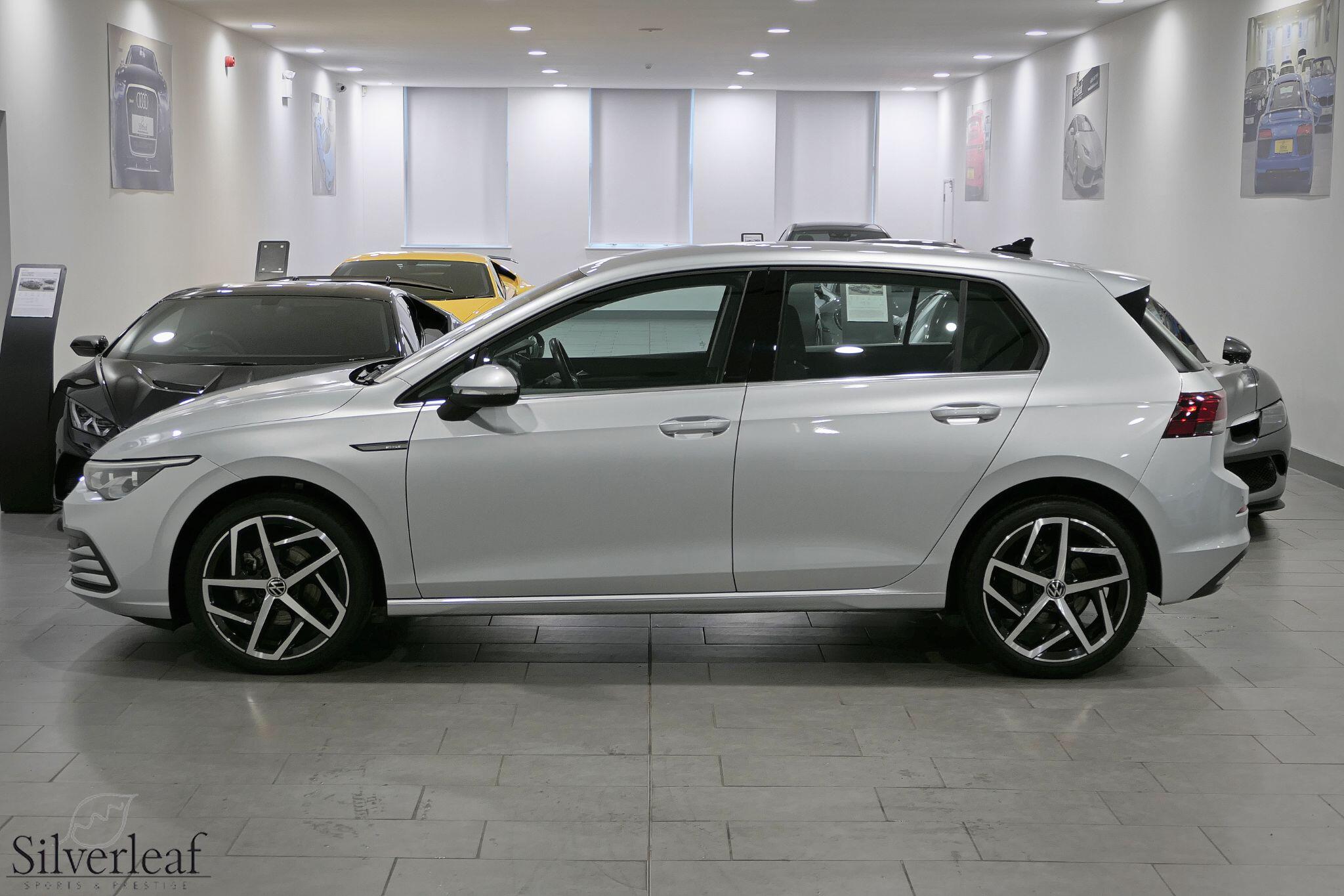 Volkswagen Golf view 4