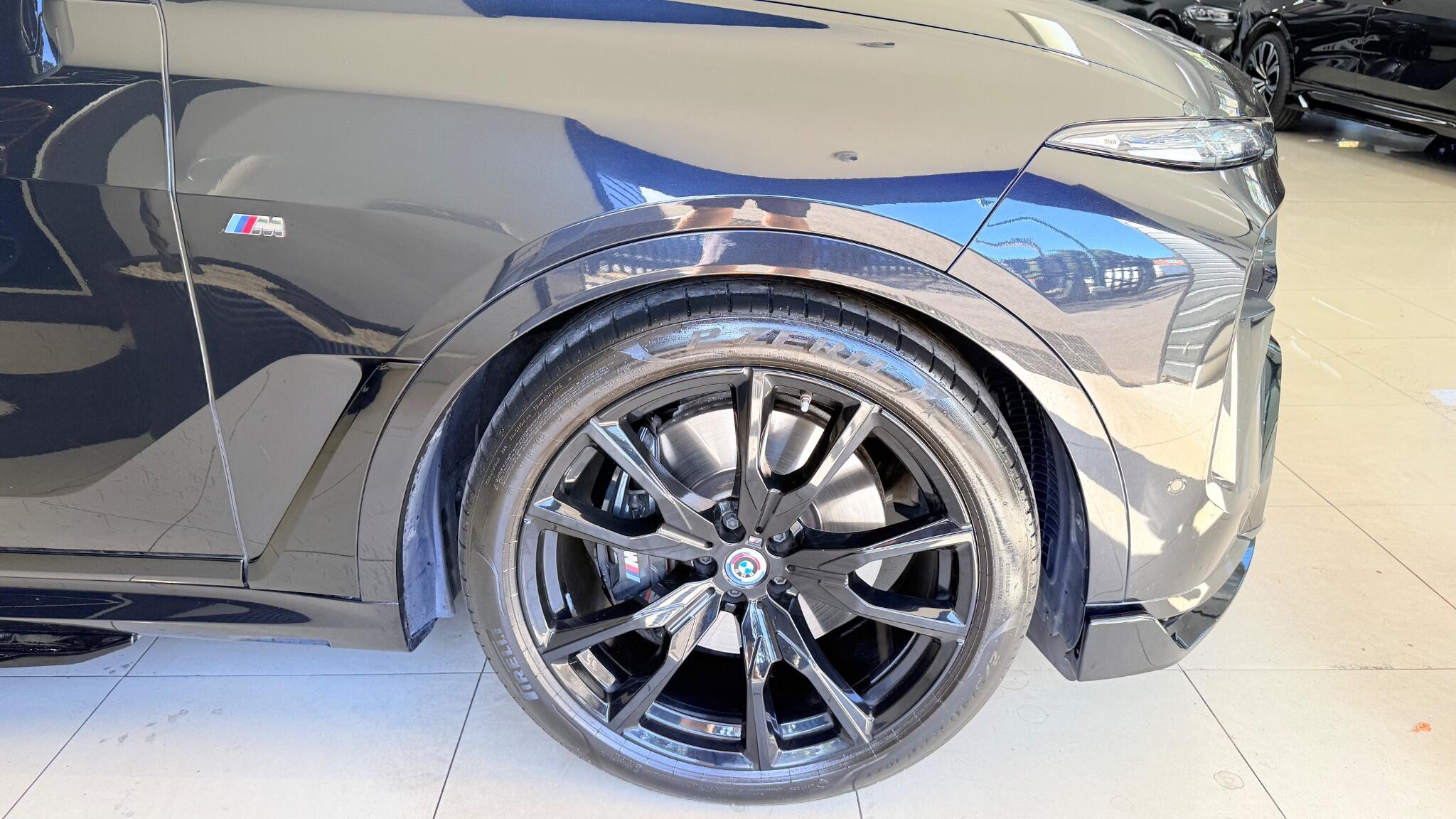 BMW X7 view 77