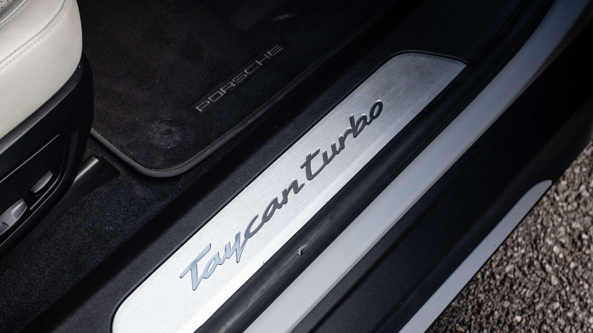 Porsche Taycan view 27