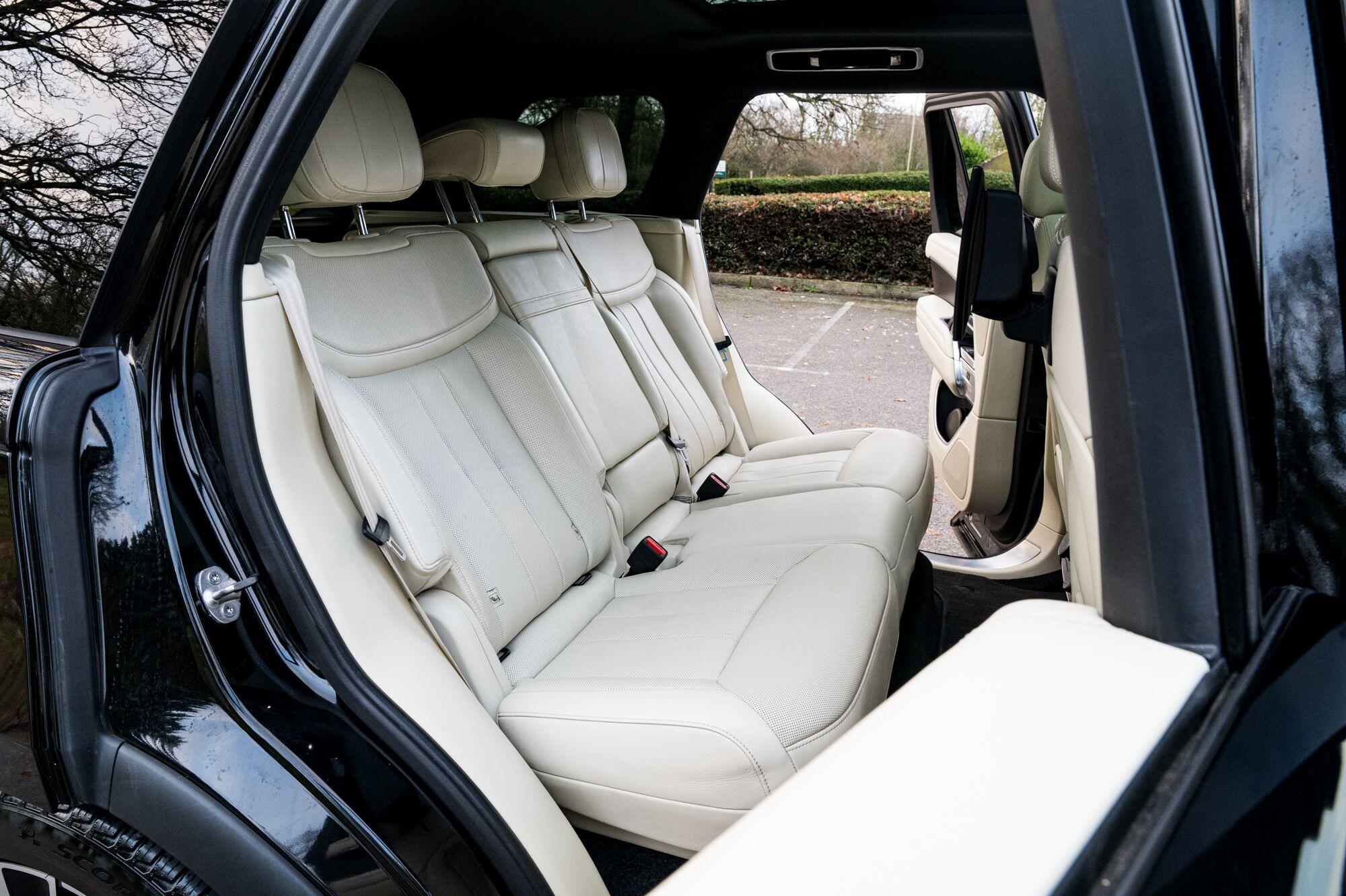 Land Rover Range Rover view 32