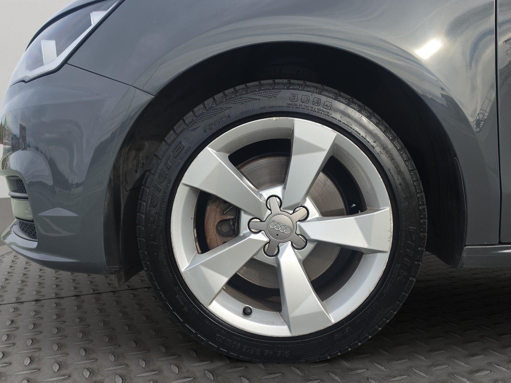 Audi A1 view 22
