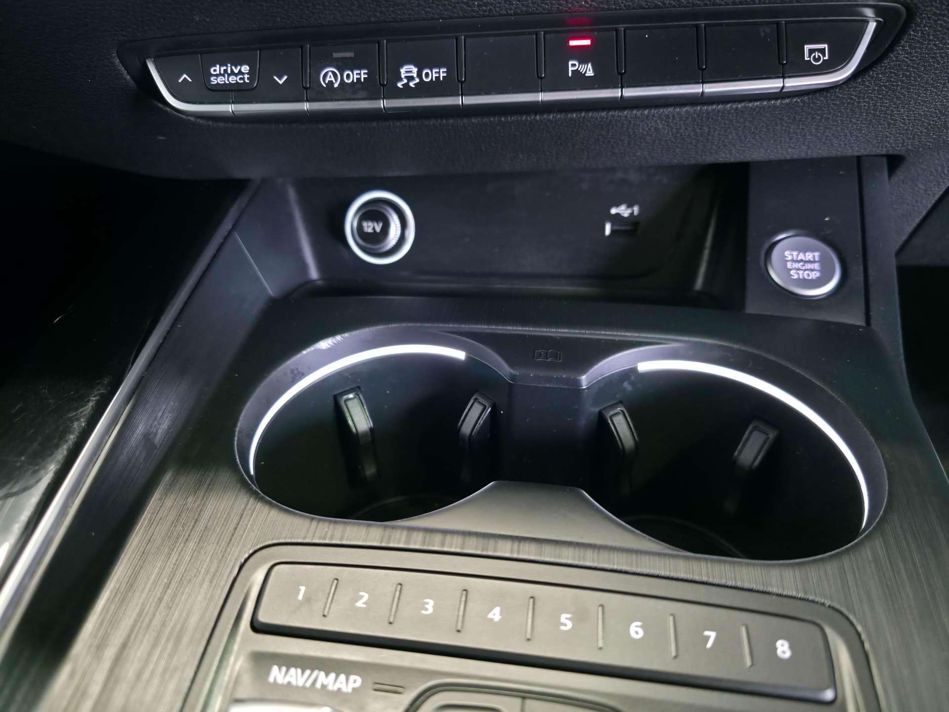 Audi A4 view 44
