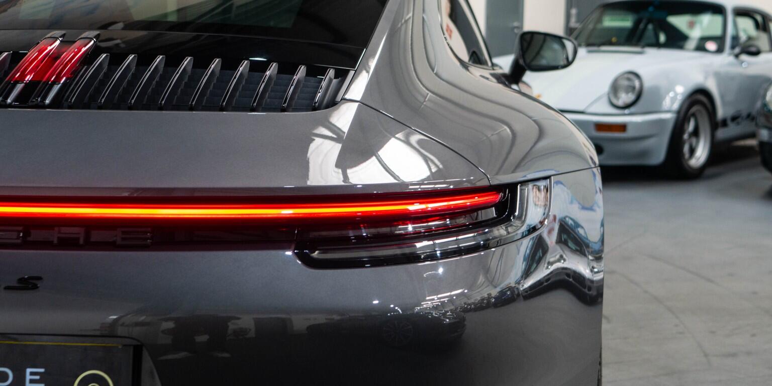 Porsche 911 view 51