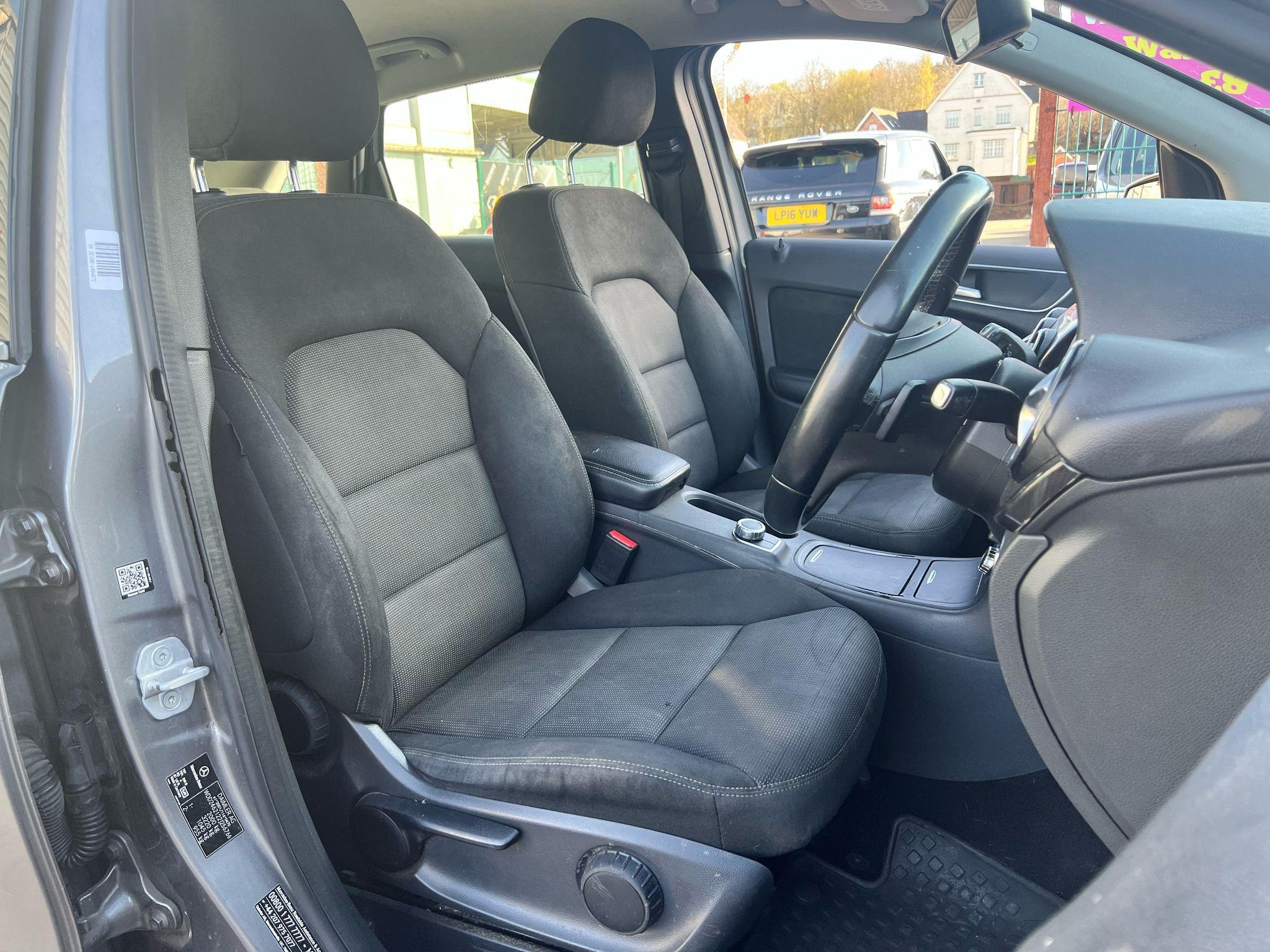 Mercedes-Benz B-Class view 25