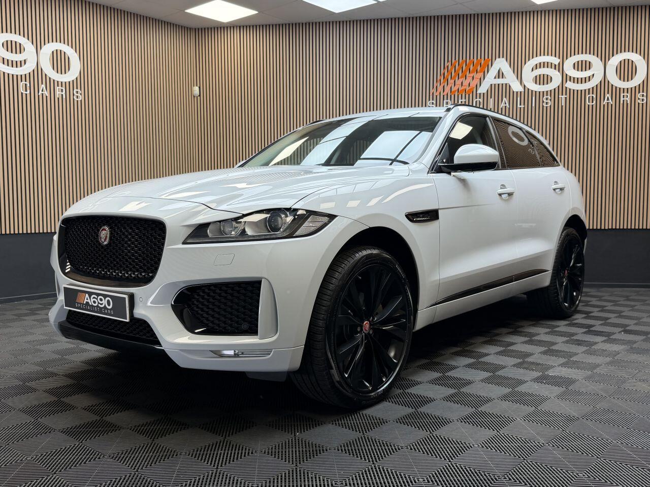 Jaguar F-Pace view 3