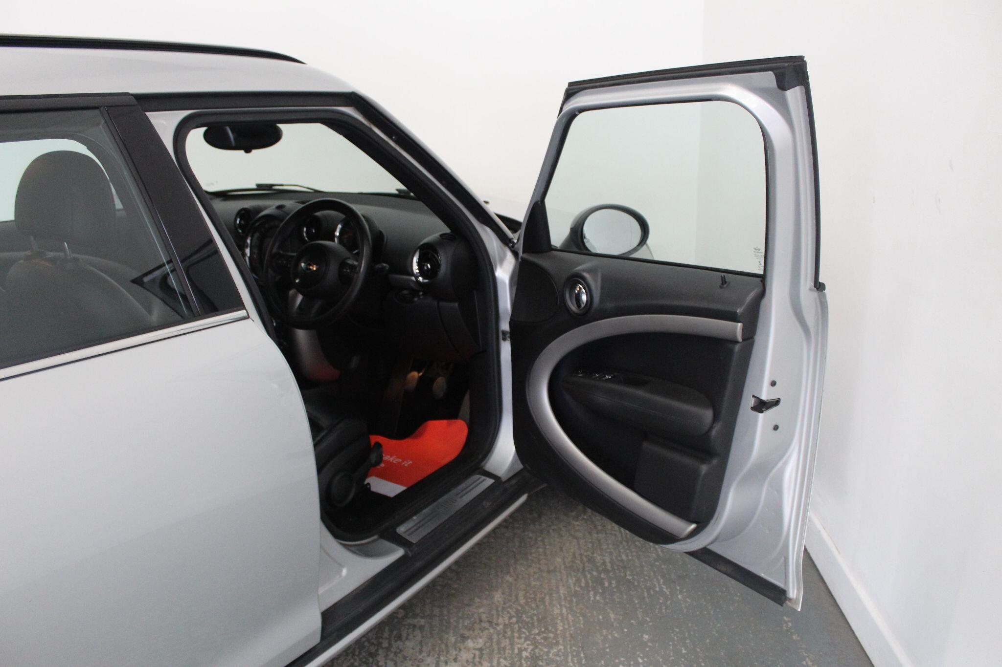 Mini Countryman view 25