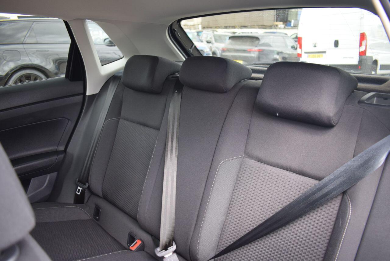 Volkswagen Polo view 14