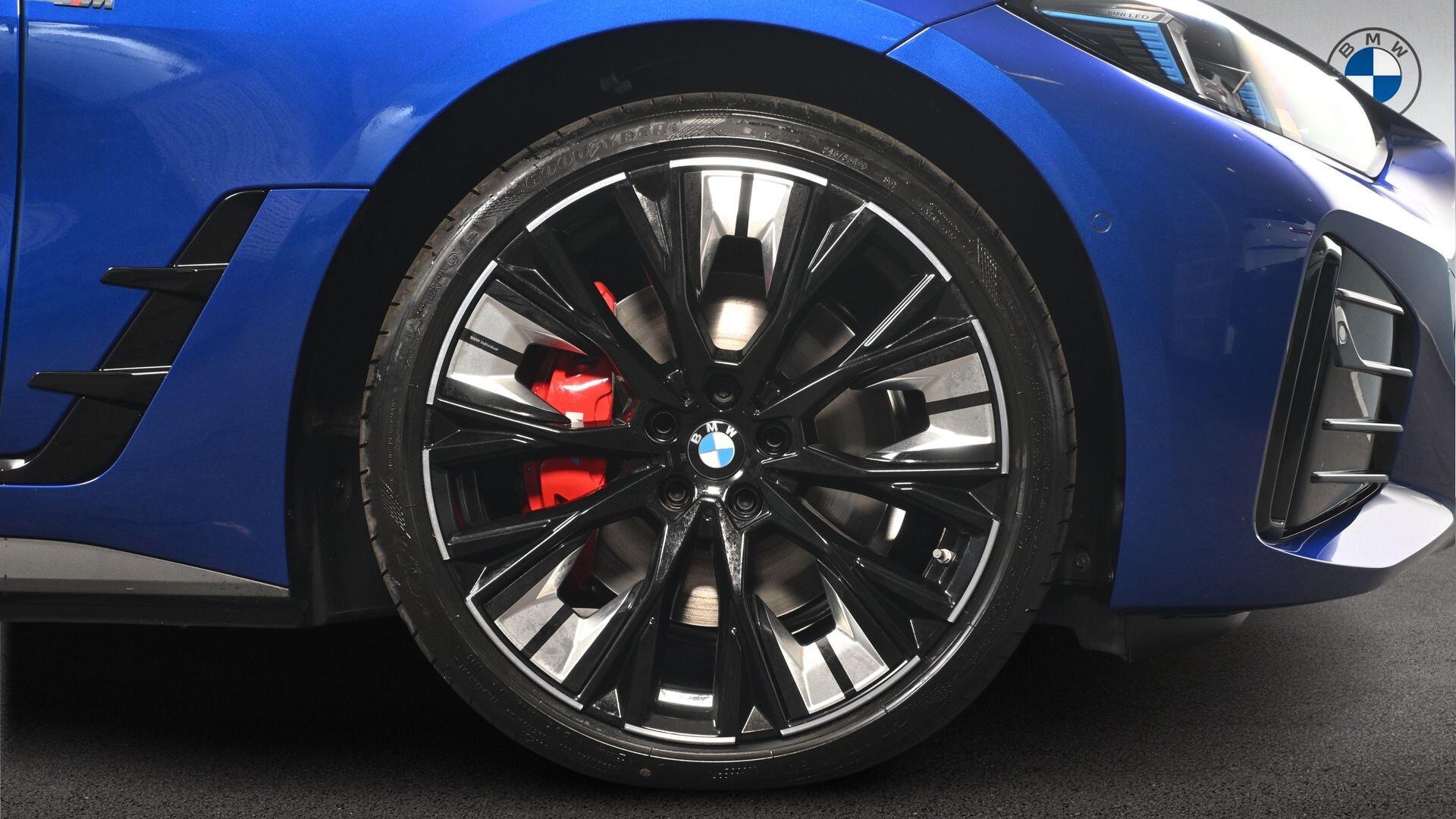 BMW i4 view 24