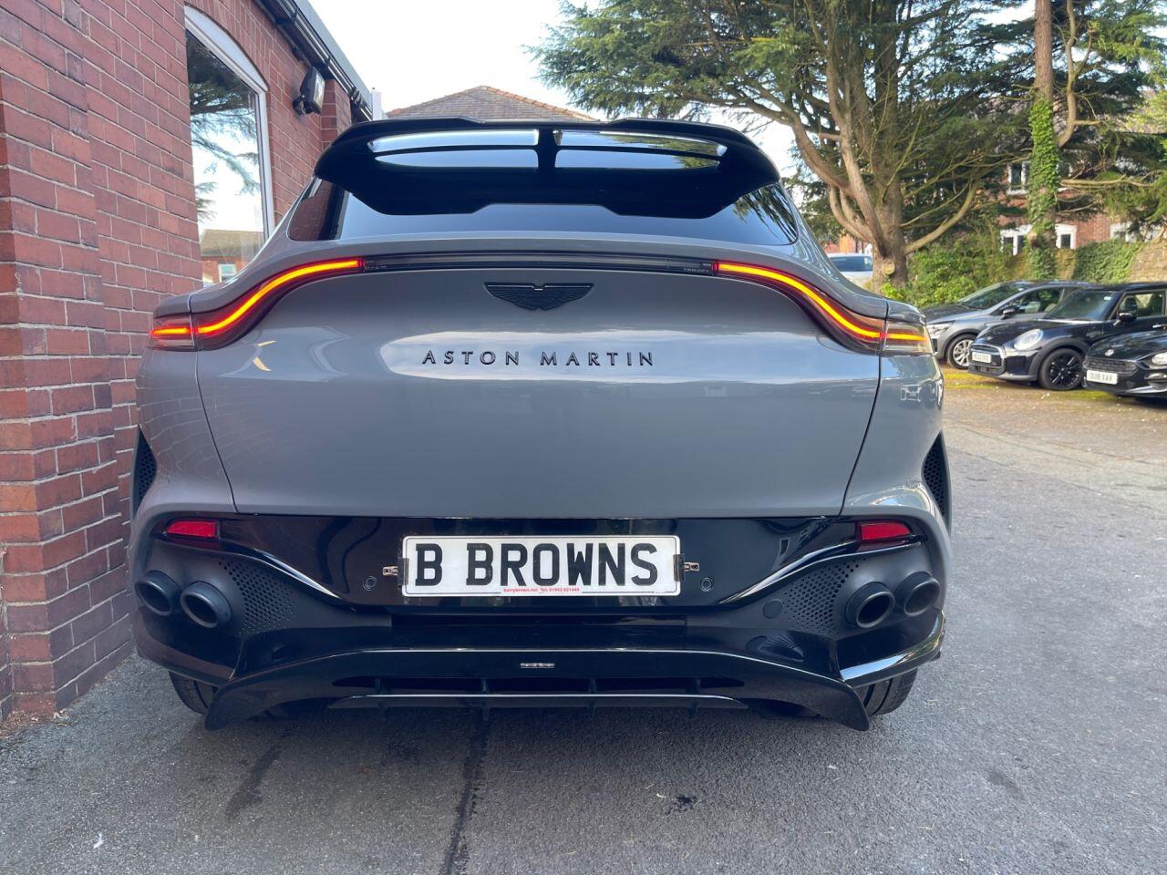 Aston Martin DBX view 31