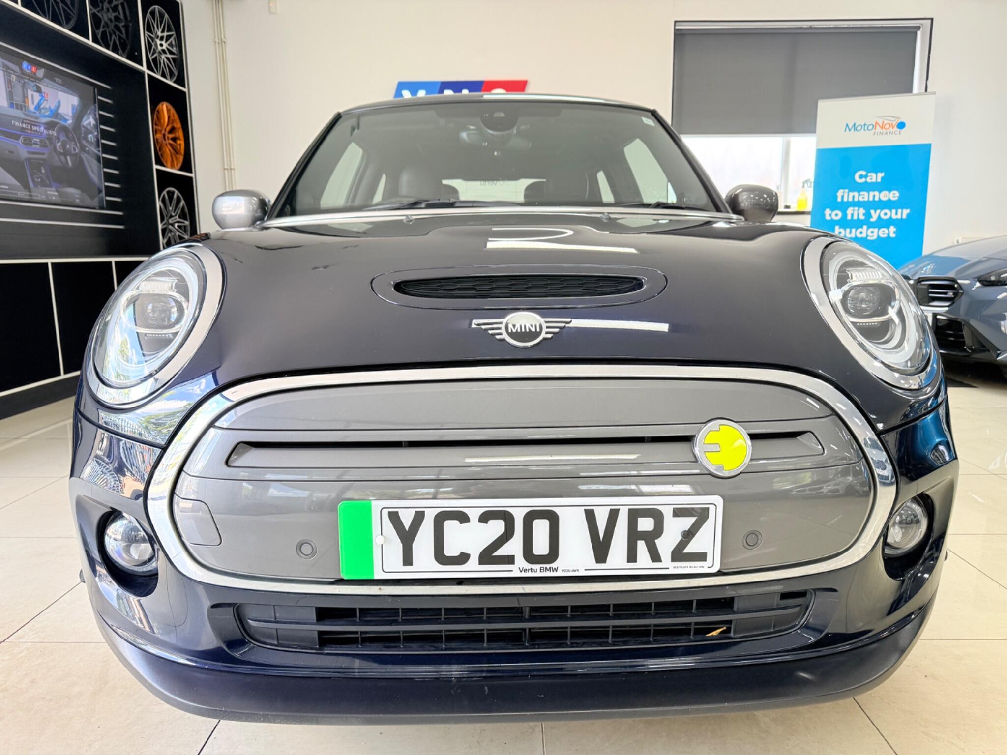 MINI Hatch view 29