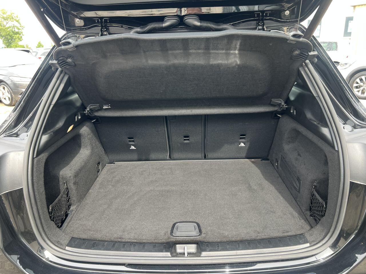 Mercedes-Benz Gla view 9