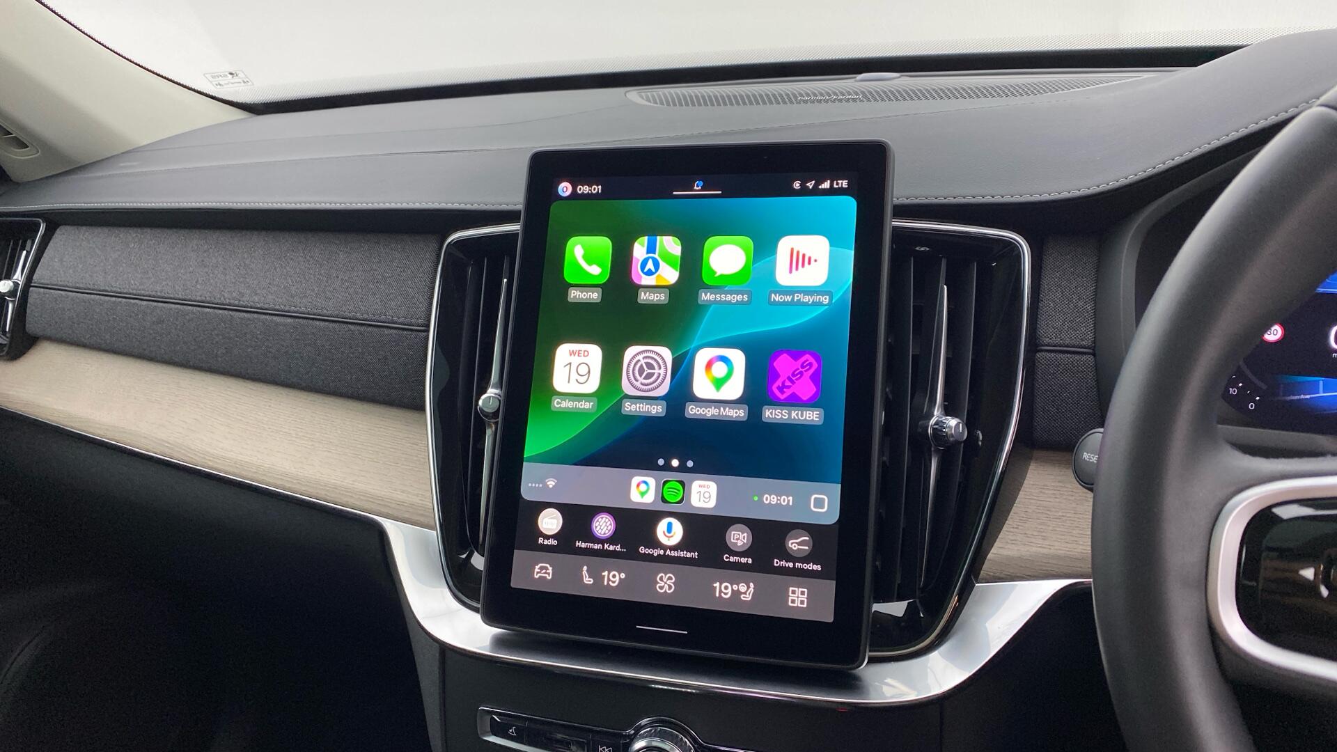 Volvo XC90 view 37