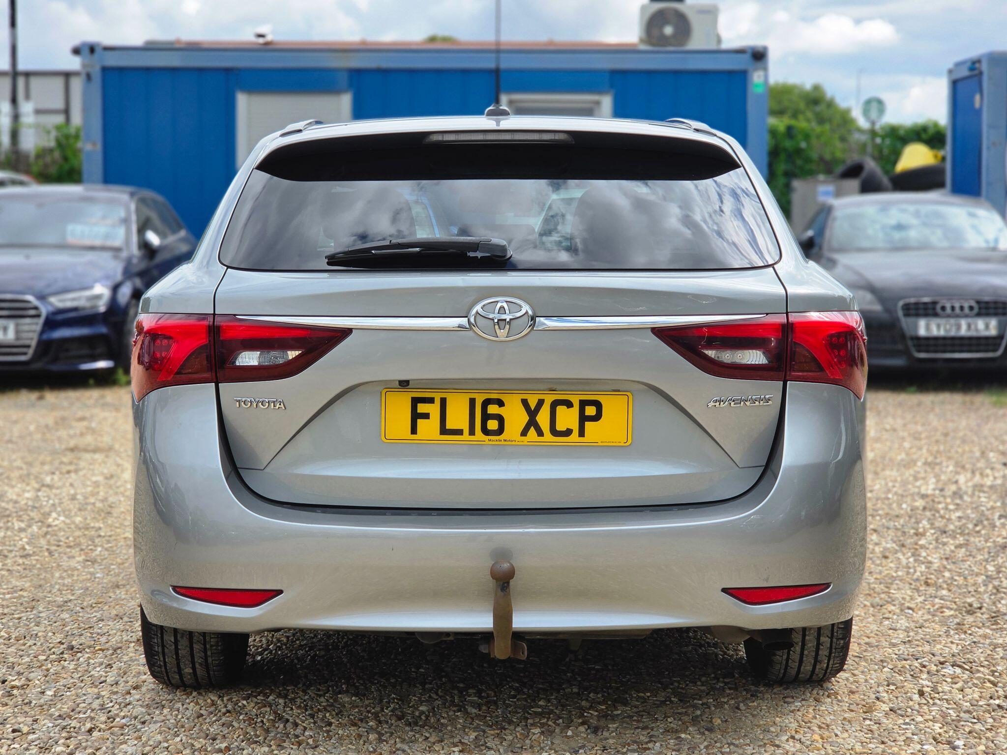 Toyota Avensis view 27
